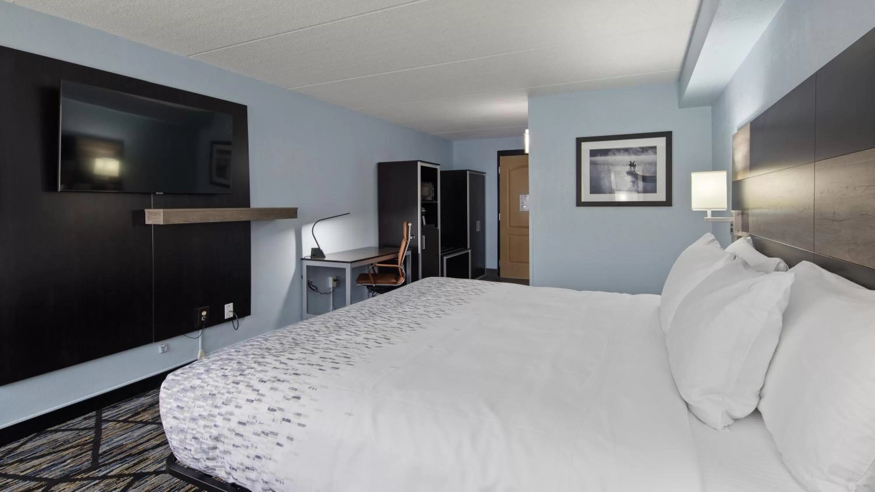 King Room - Top Floor - Non Smoking in Clarion Pointe Jacksonville near Camp Lejeune