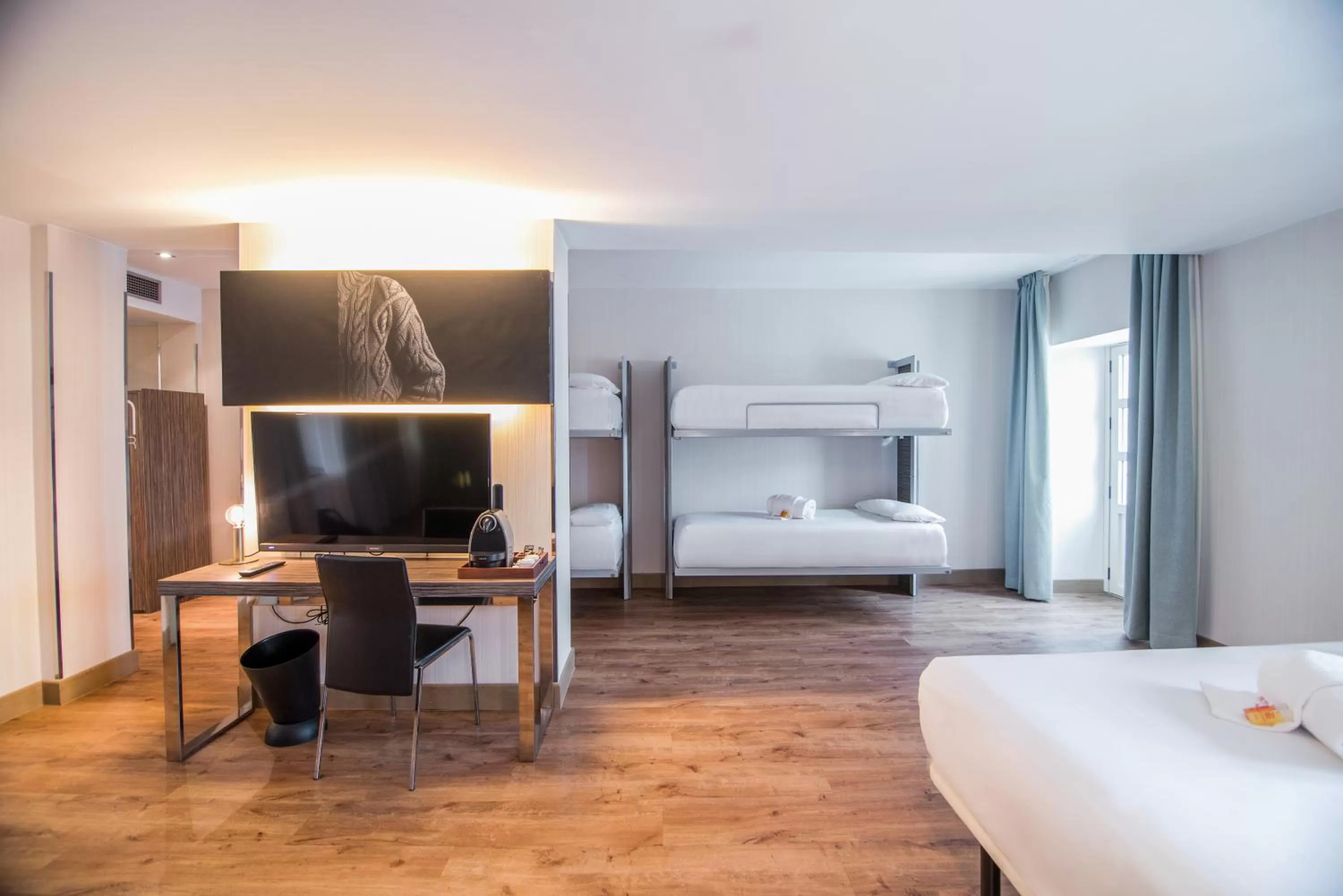 Sextuple Room (6 Adults) in Petit Palace Santa Cruz