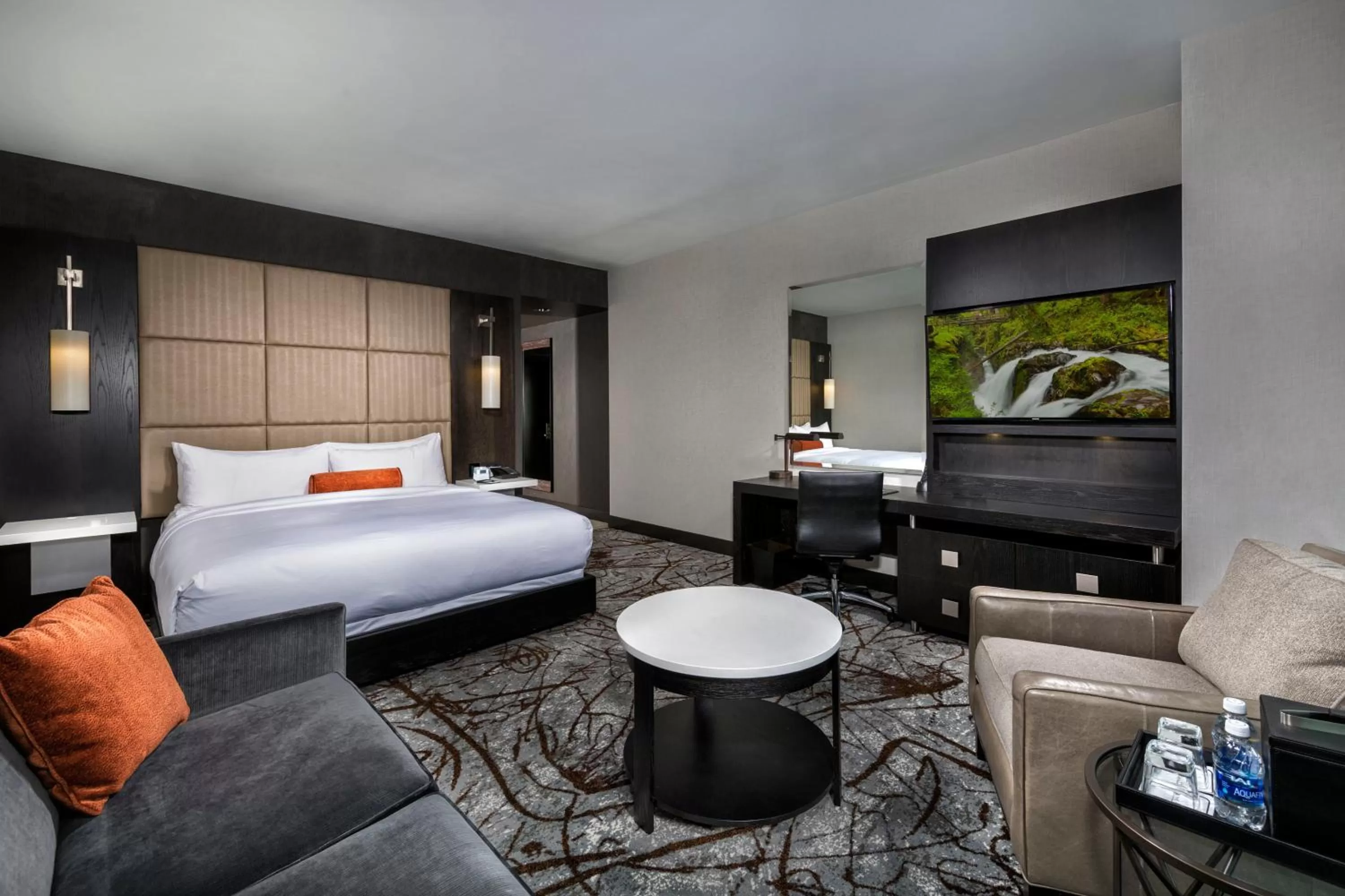 King Room in The Hotel at the University of Maryland