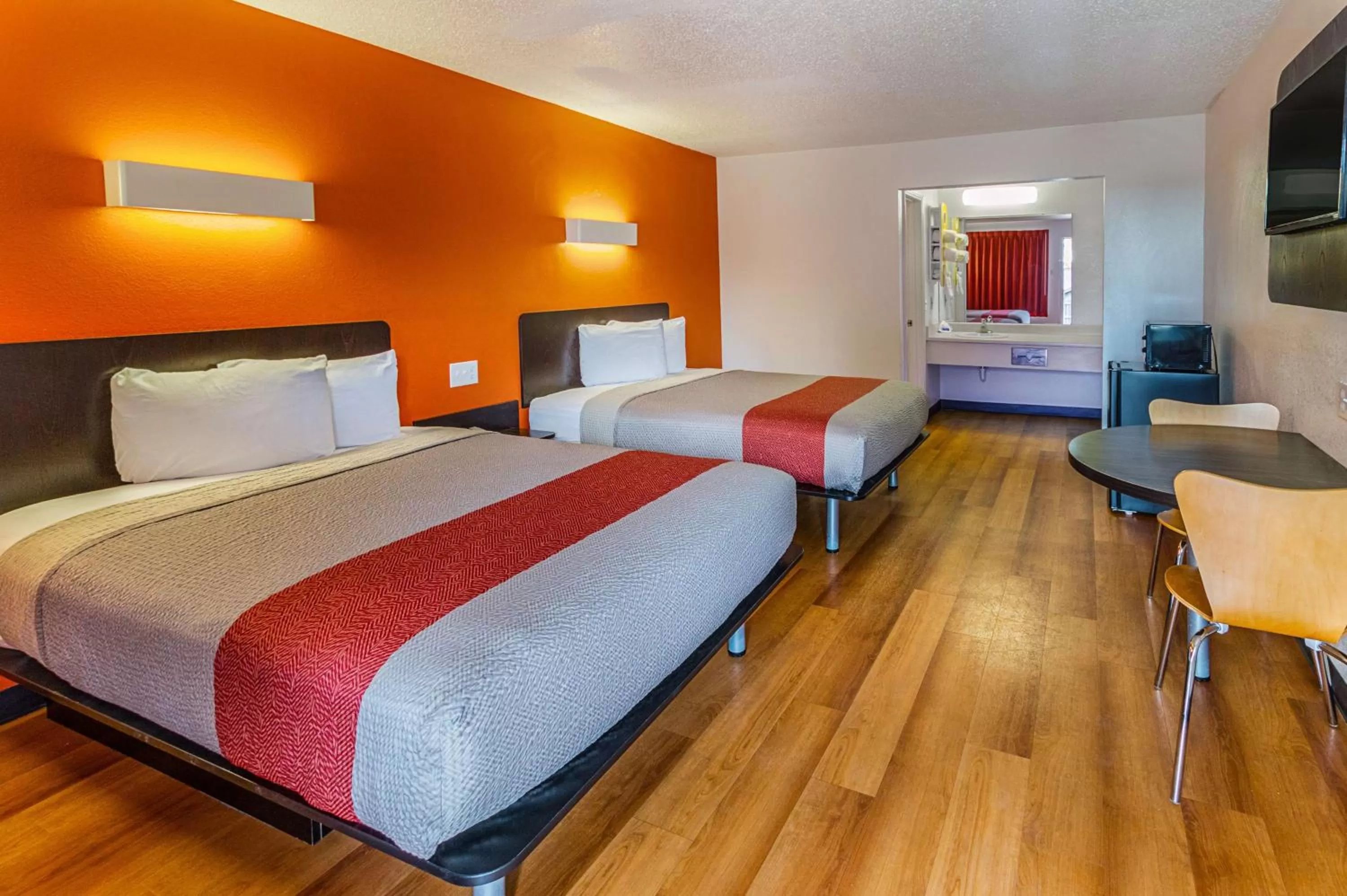 Queen Room with Two Queen Beds - single occupancy - Smoking in Motel 6-Waxahachie, TX