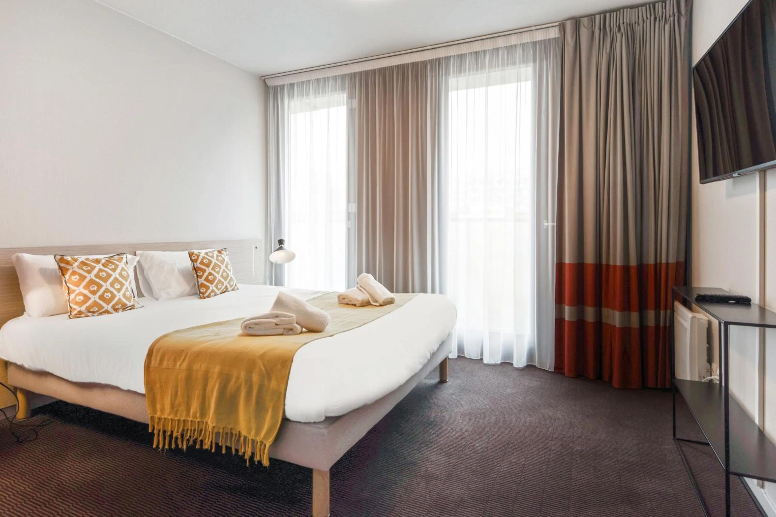 Two-Bedroom Apartment in Appart'City Confort Lille Grand Palais