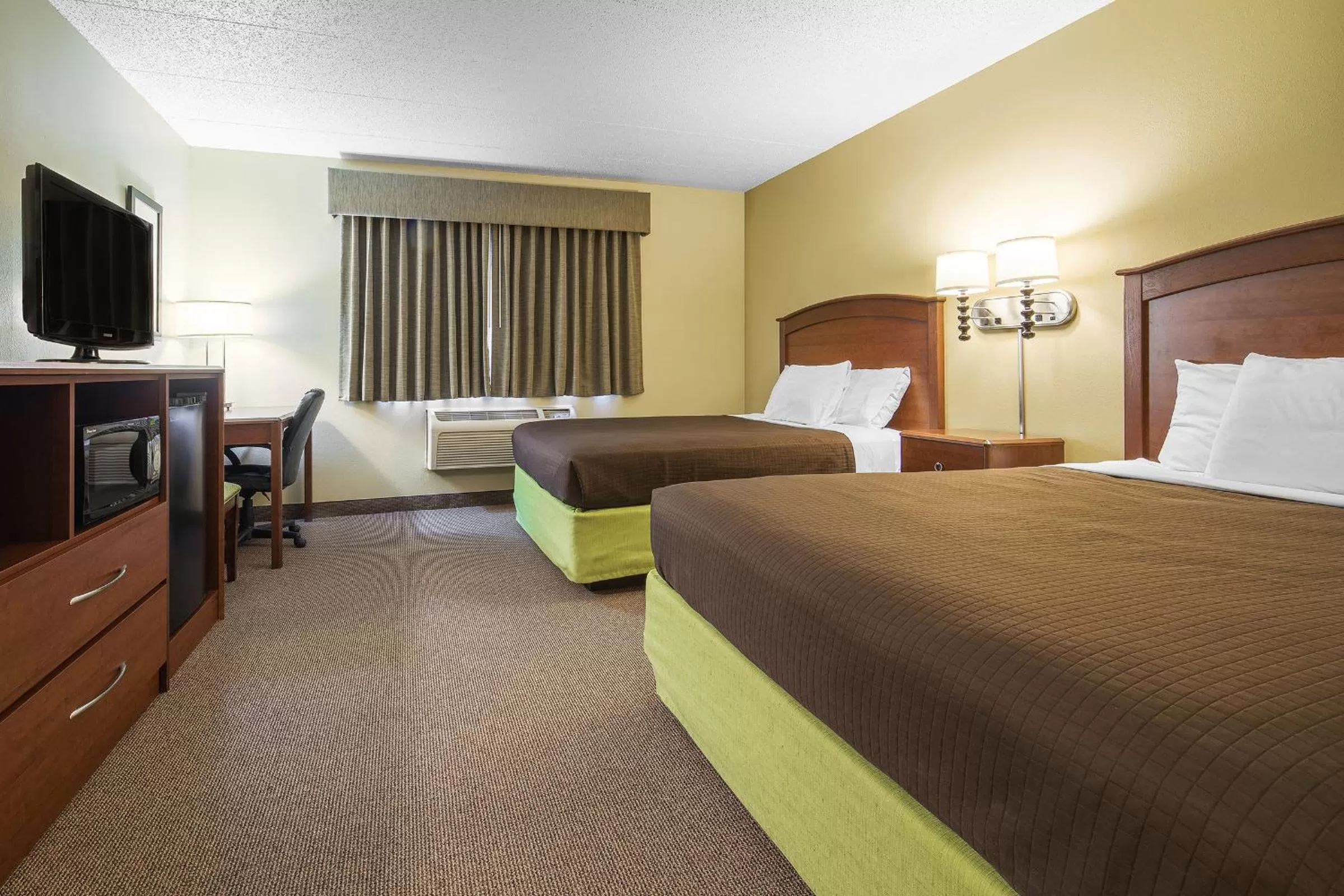 Queen Room with Two Queen Beds - Non-Smoking in AmericInn by Wyndham Sioux Falls