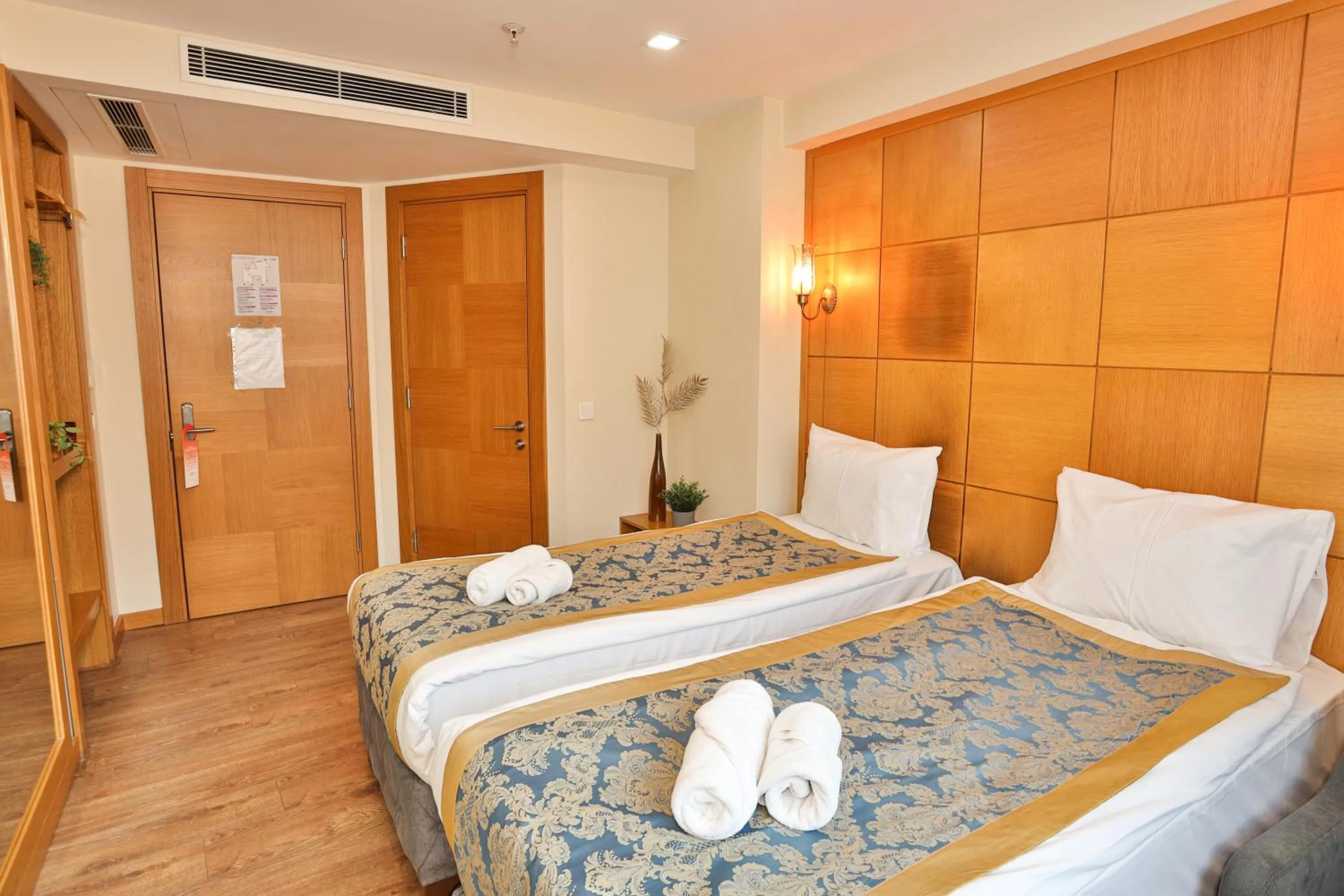 Economy Double or Twin Room in Cumbali Plaza Hotel