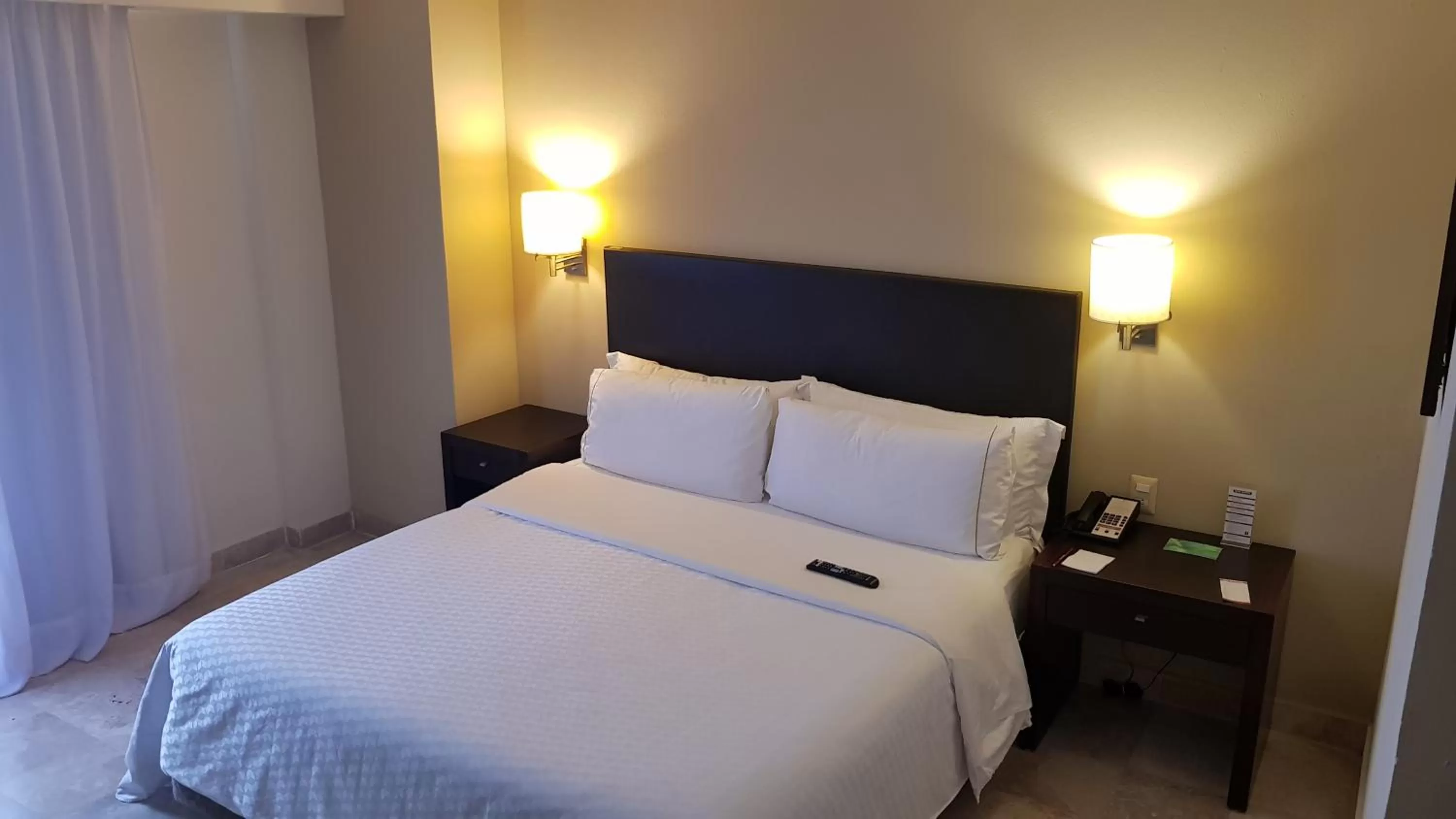 Superior King Room in Fiesta Inn Coatzacoalcos