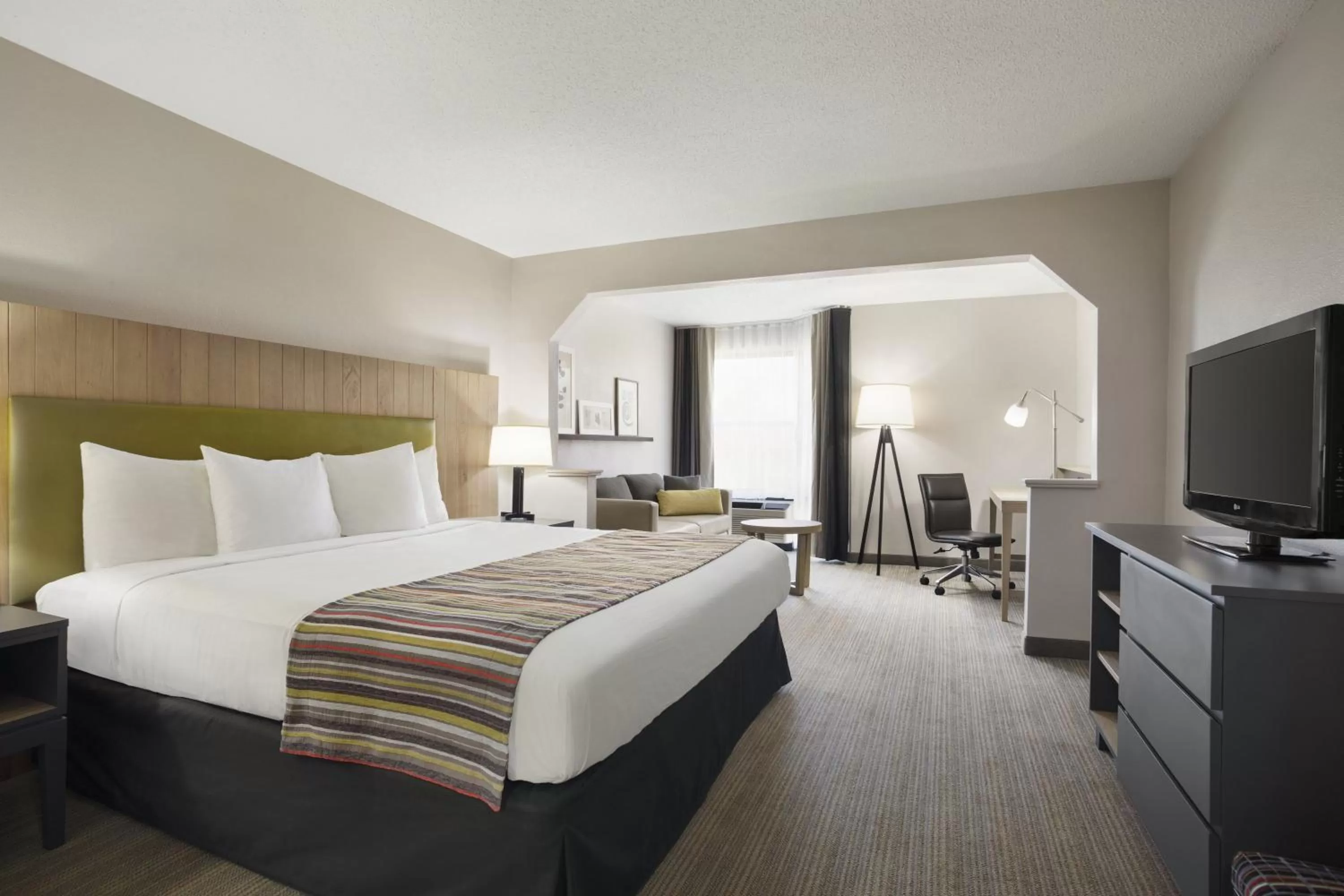 King Room - Disability Access/Non-Smoking in Country Inn & Suites by Radisson, Florence, SC