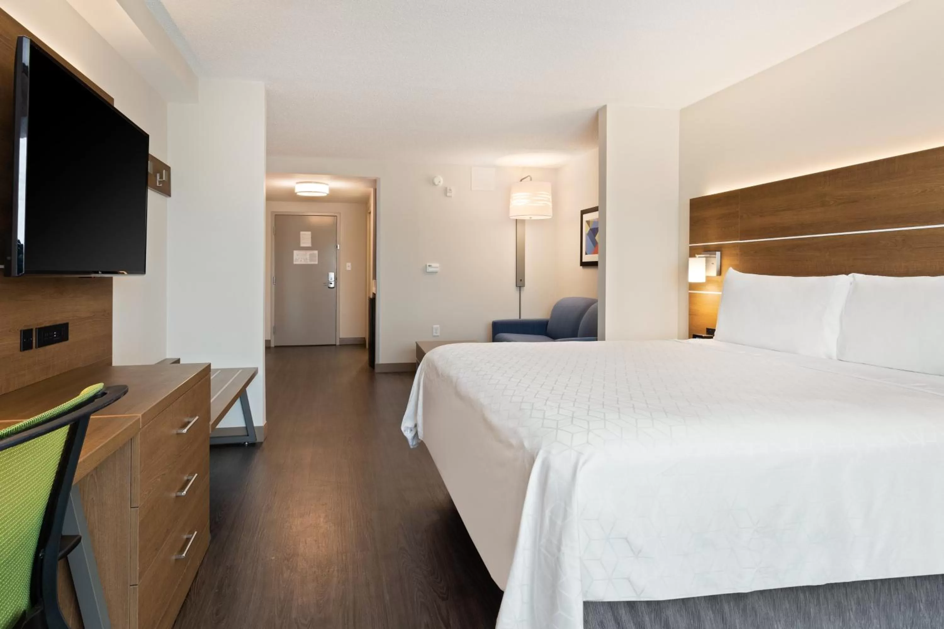 King Suite - Disability Access in Holiday Inn Express Hotel & Suites Largo-Clearwater by IHG