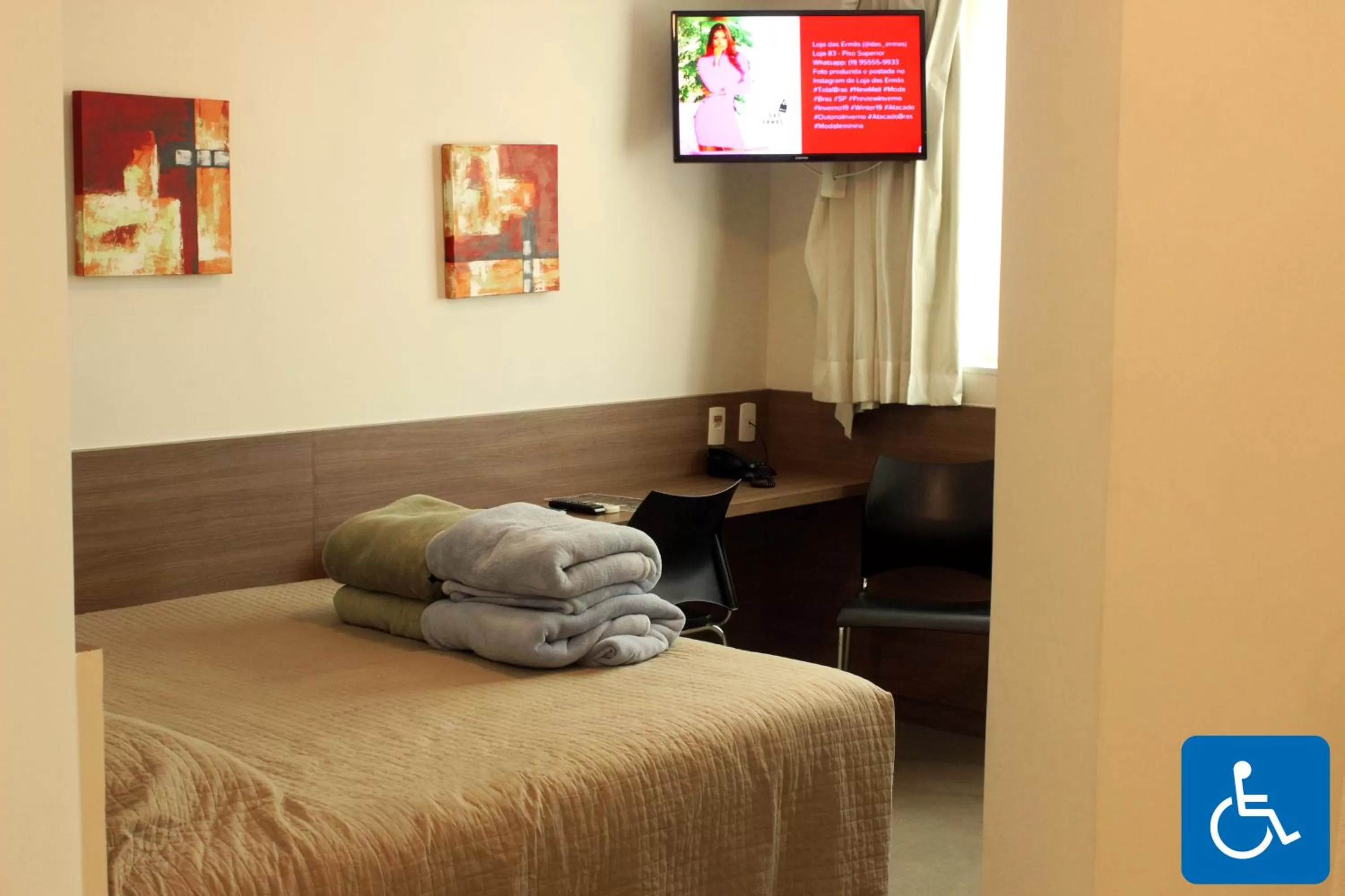 Double bed Room - single occupancy - Disability Access in Total Hotel