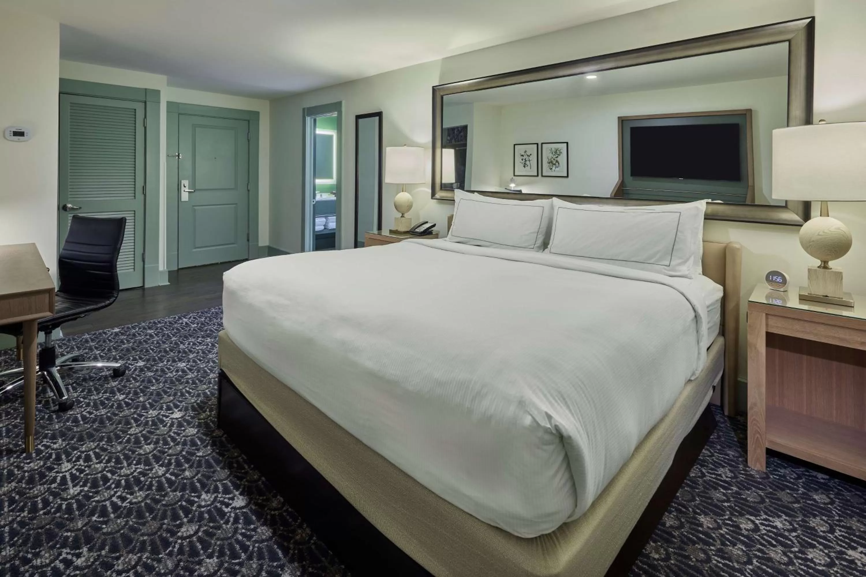 Superior King Room in The Partridge Inn Augusta, Curio Collection by Hilton