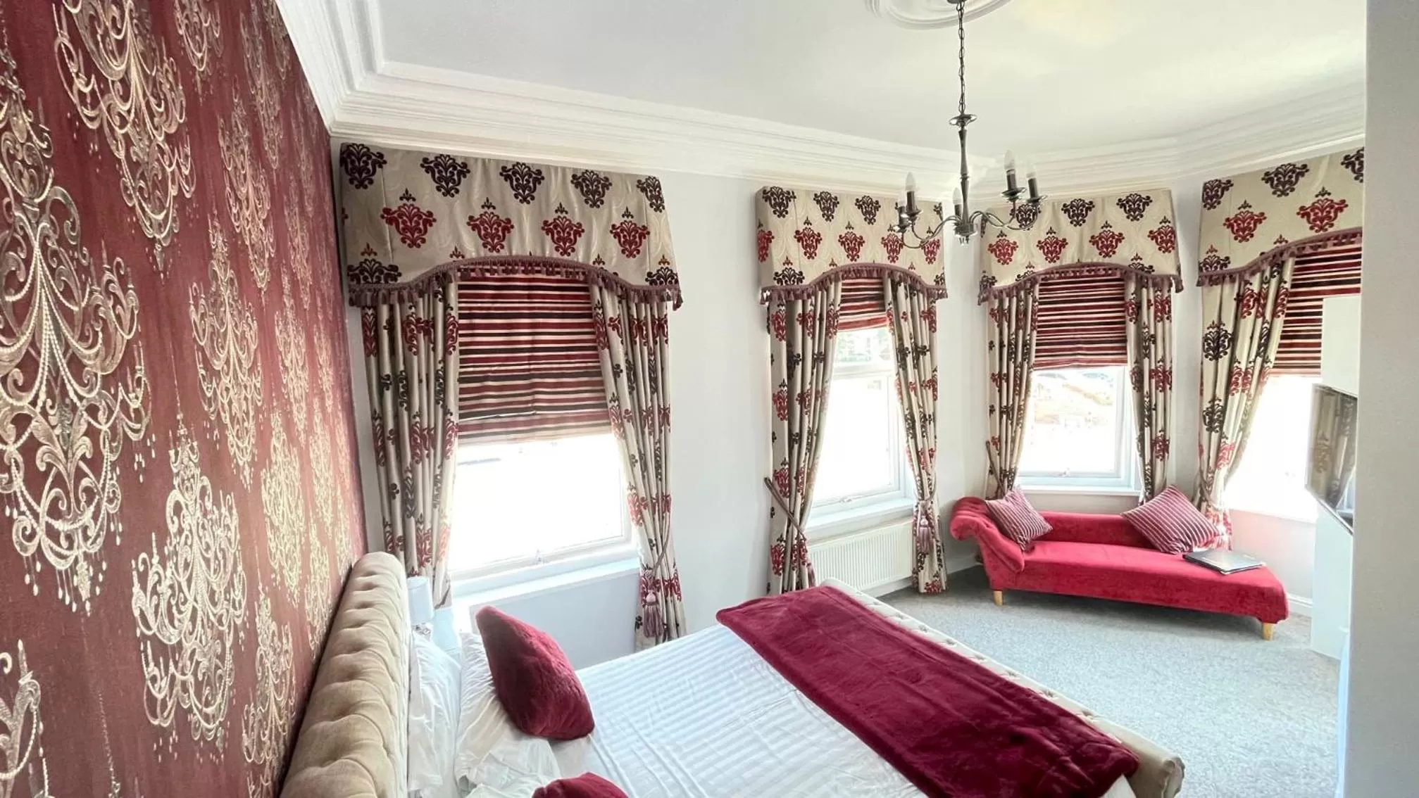 Deluxe Double Room in The Whittington and Cat