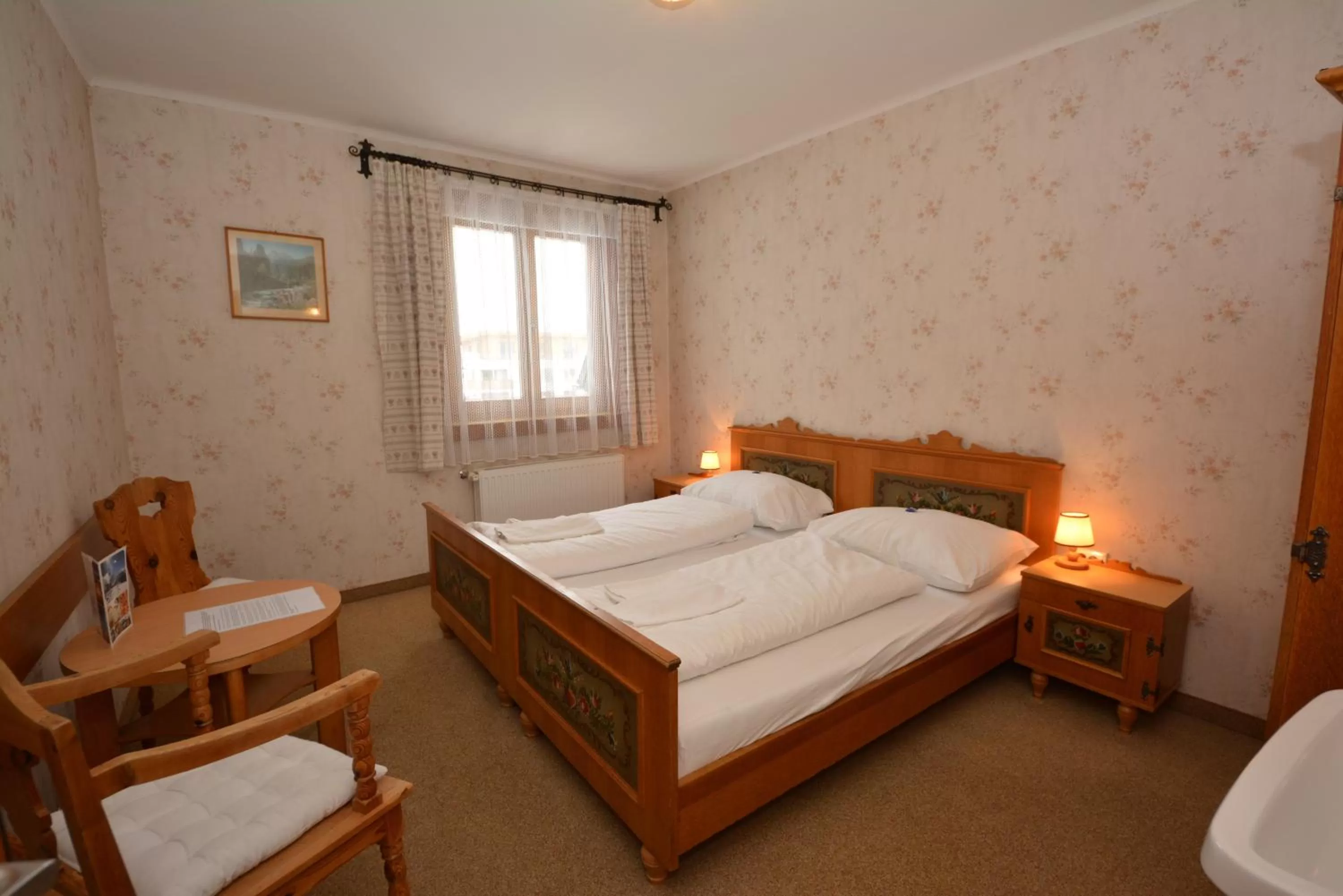 Double or Twin Room with Bathroom in Haus Kleineisen by Châtel Reizen