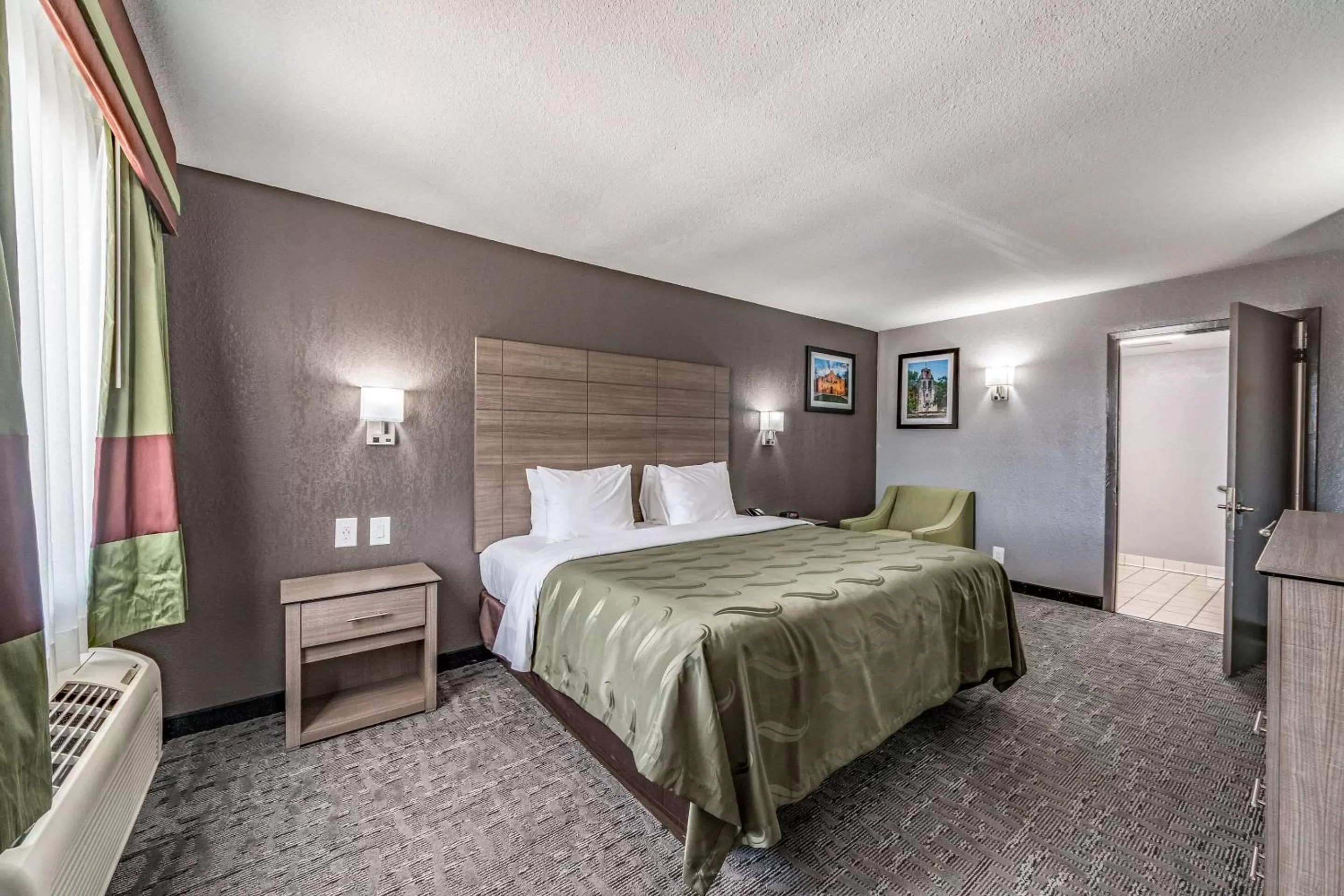 King Room - Accessible/Non-Smoking in Quality Inn I-10 East near Frost Bank Center