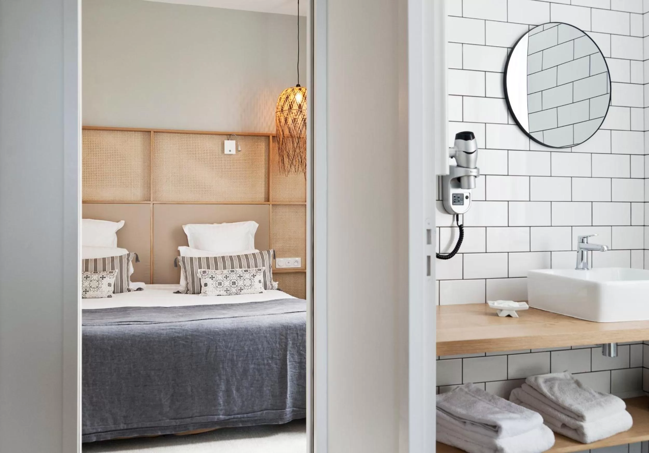 Suite with Terrace and Sea View in Hôtel Les Costans, The Originals Relais