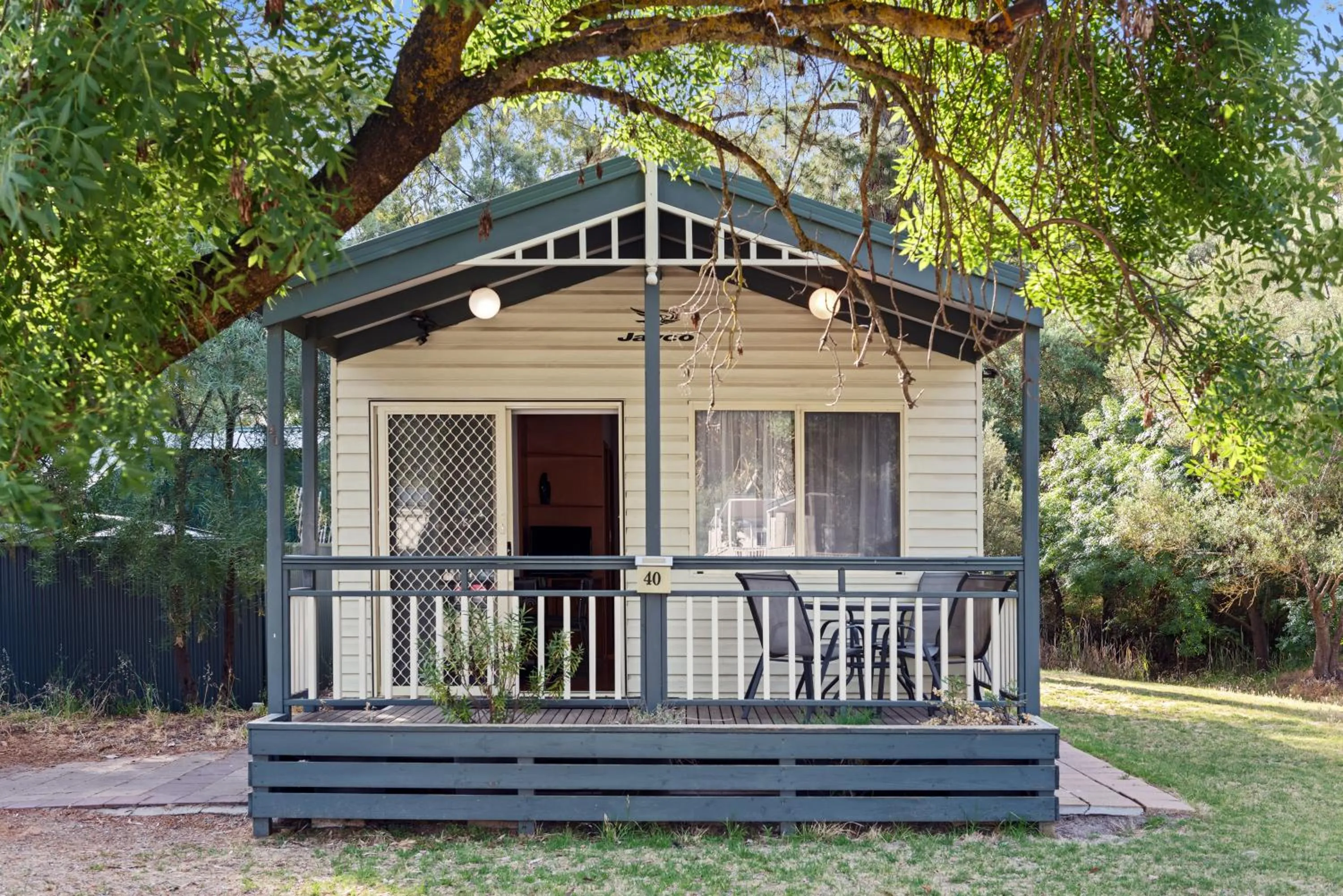 Standard 2-Bedroom Cabin - Sleeps 6 in Discovery Parks - Barossa Valley