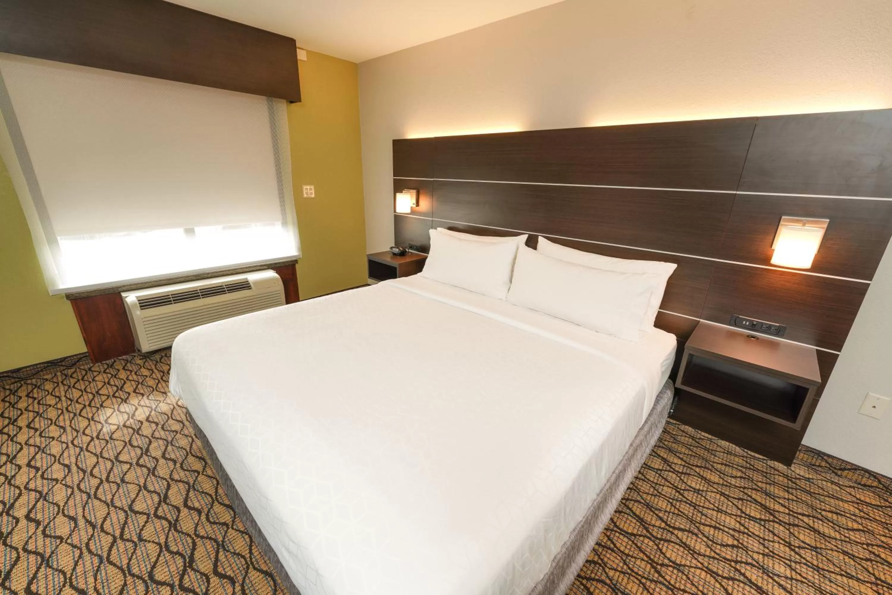 Suite - Hearing Accessible - Non-Smoking in Holiday Inn Express and Suites Springfield Medical District by IHG