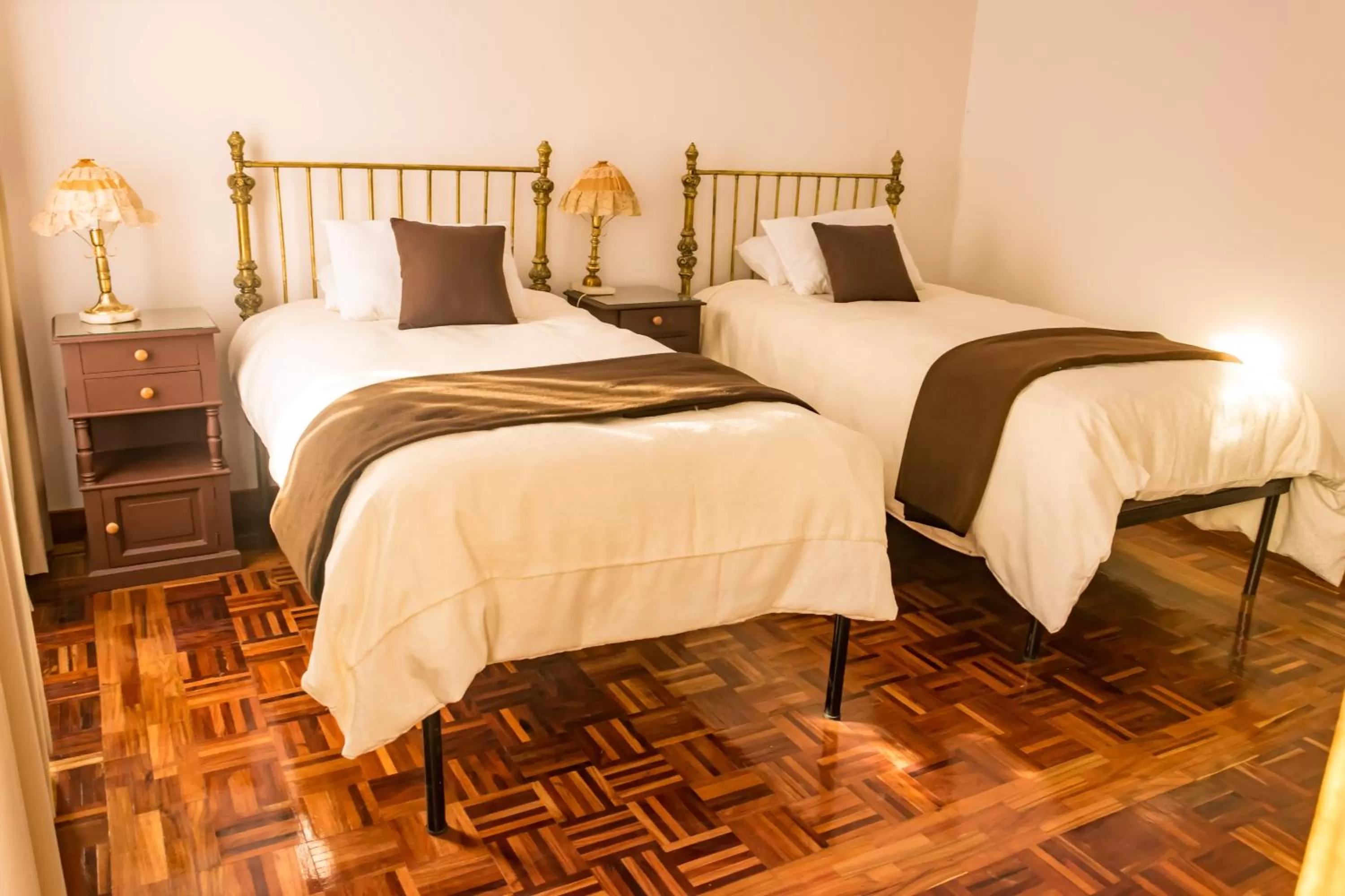 Twin Room with Bathroom in El Jardin De Su Merced B&B