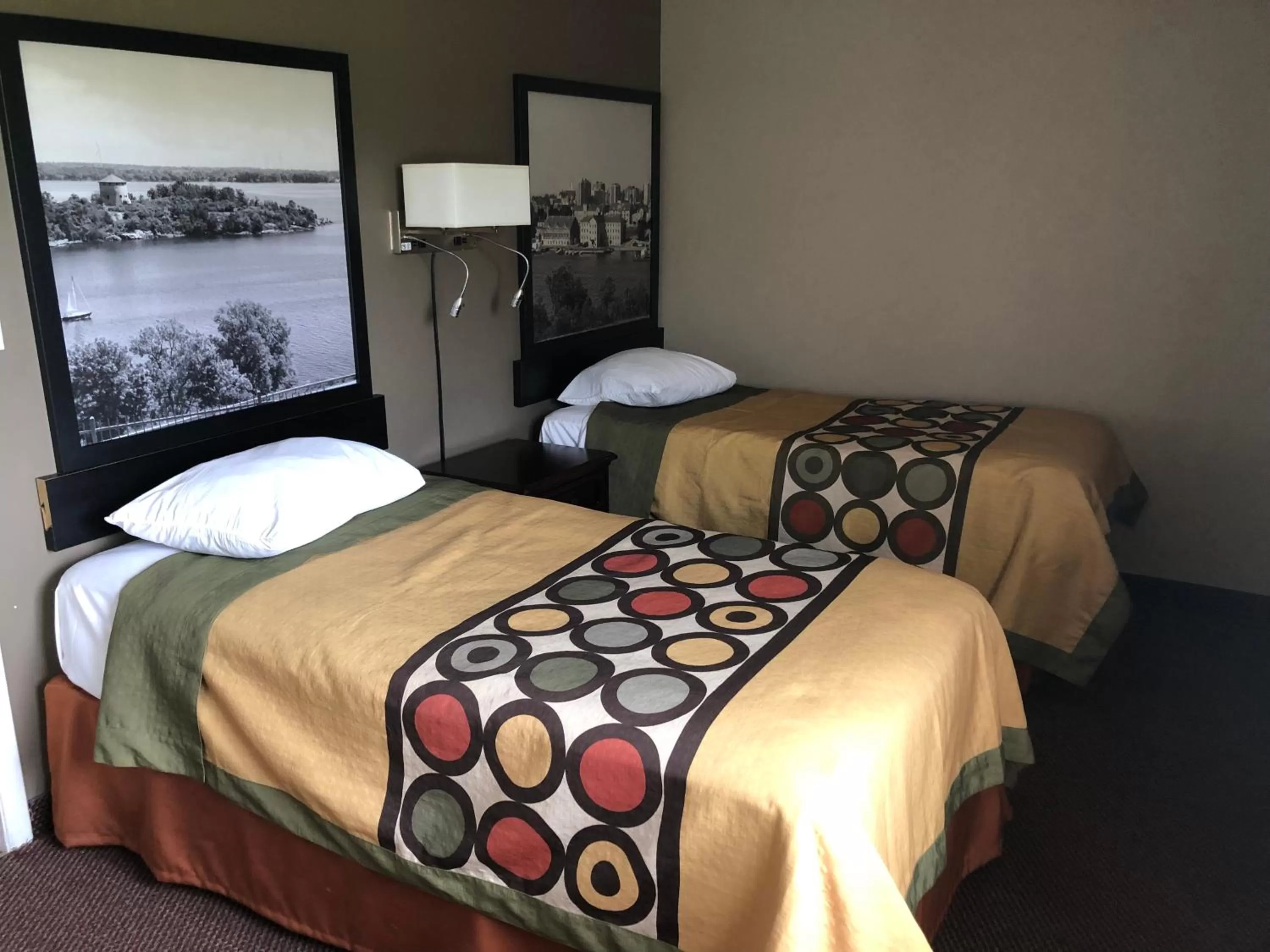 Two-Bedroom Suite with Two Queen Beds - Non-Smoking in Super 8 by Wyndham Kingston