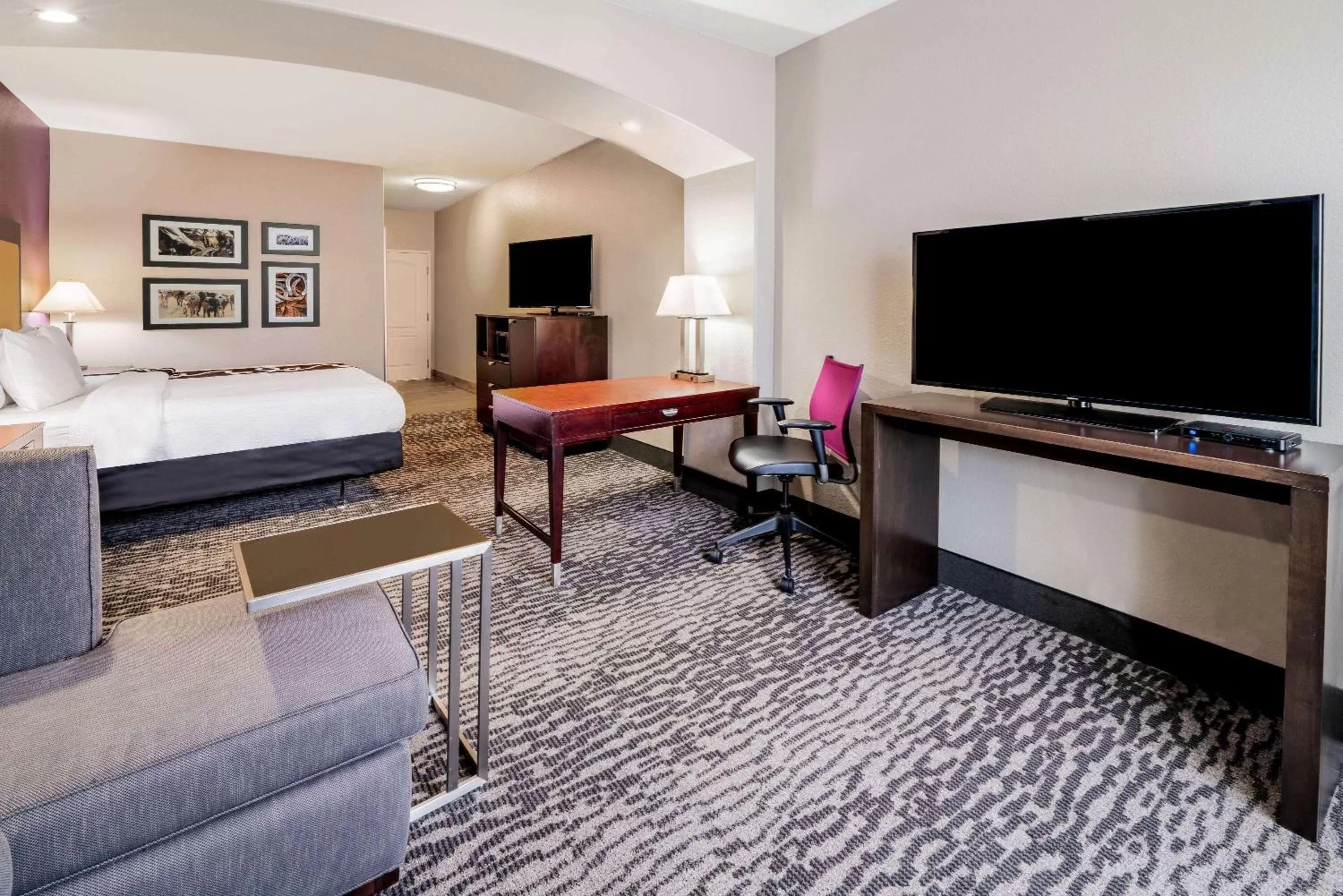Executive King Room in La Quinta by Wyndham DFW Airport West - Bedford