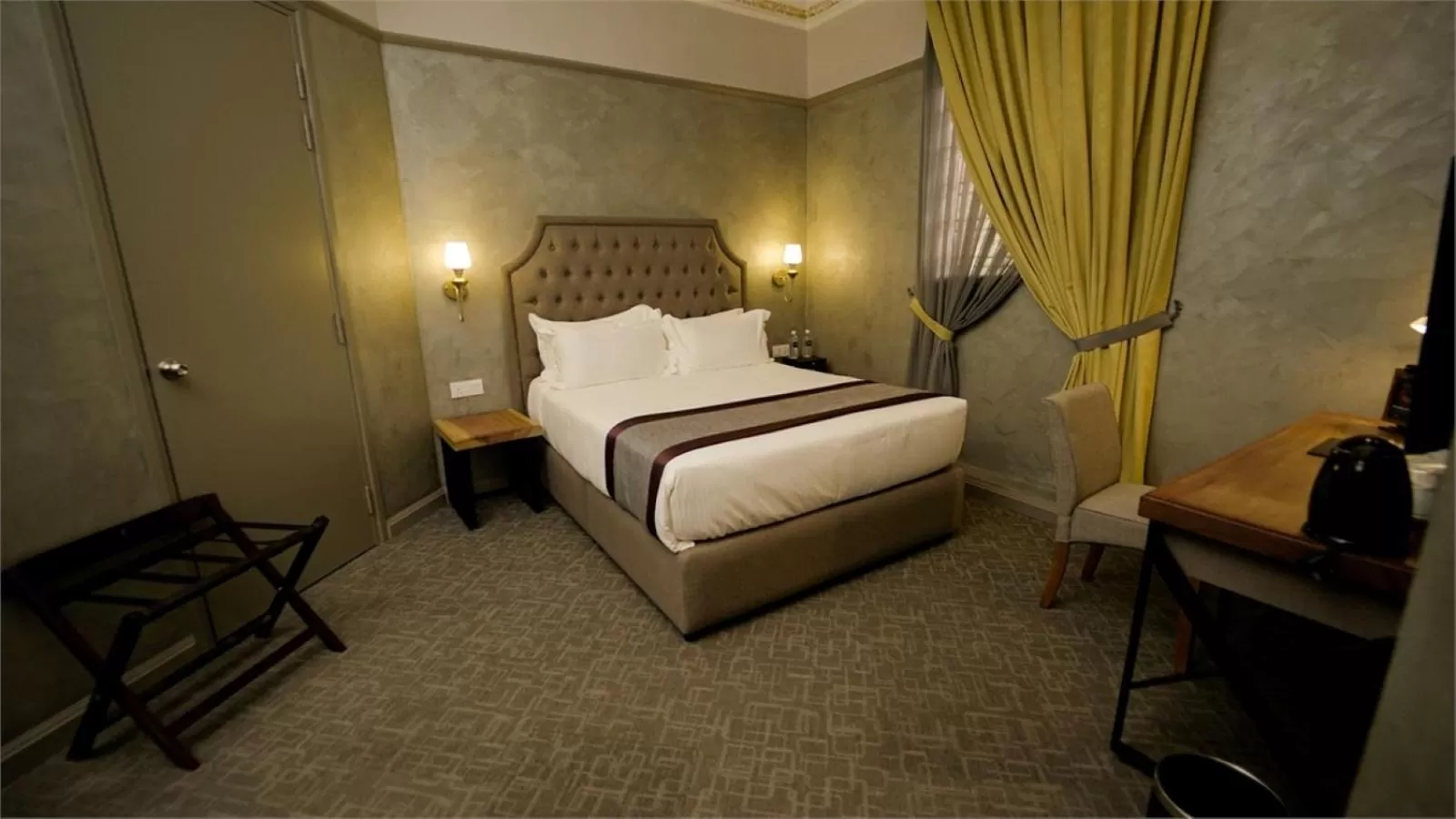 Deluxe King Executive in 1969 Business Suites @ Ipoh Garden