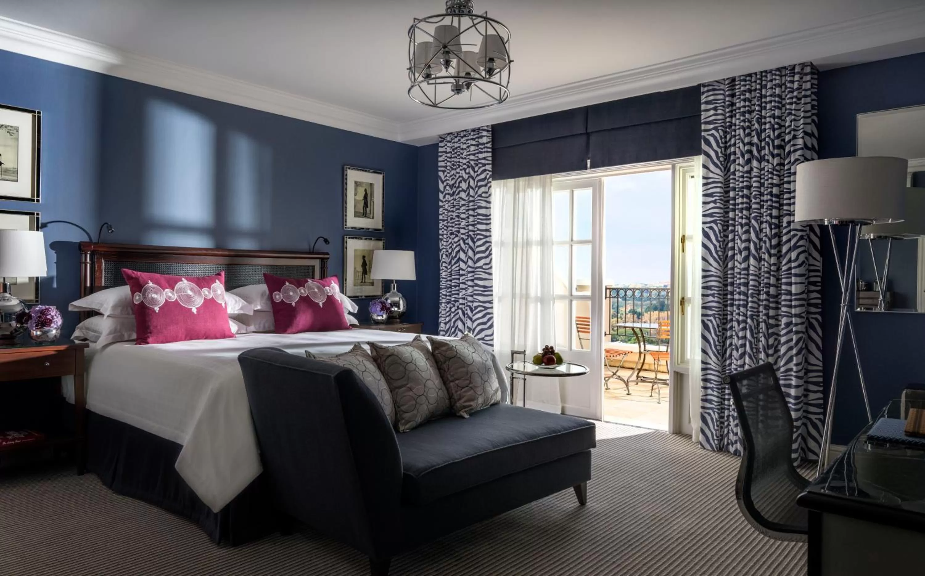 Panoramic View Deluxe Room in Four Seasons Hotel The Westcliff