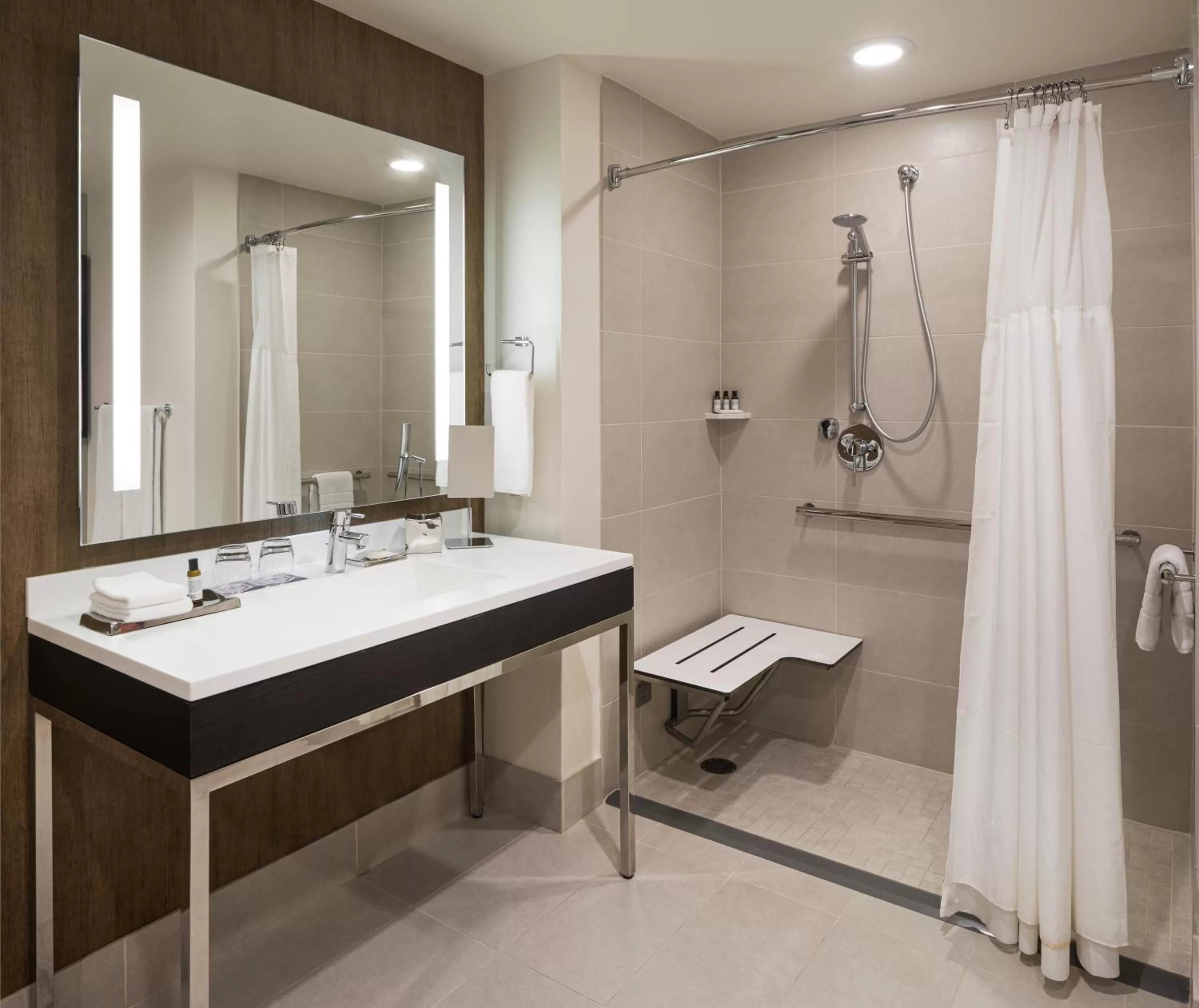 King Room with Accessible Shower in Hyatt Regency Bloomington - Minneapolis