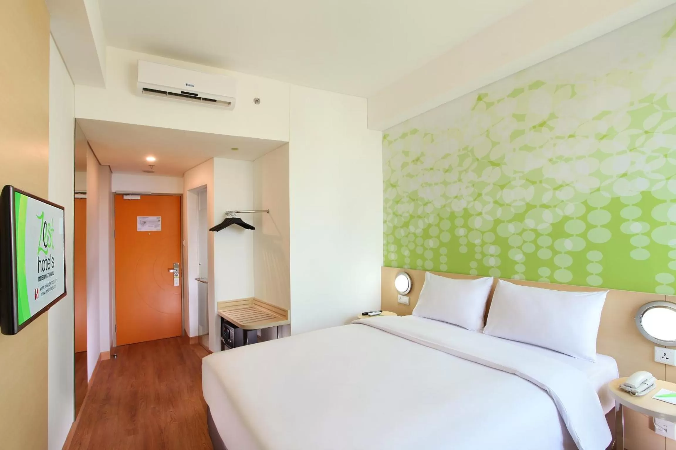 Zest Queen Room in Zest Airport Jakarta by Swiss-Belhotel International
