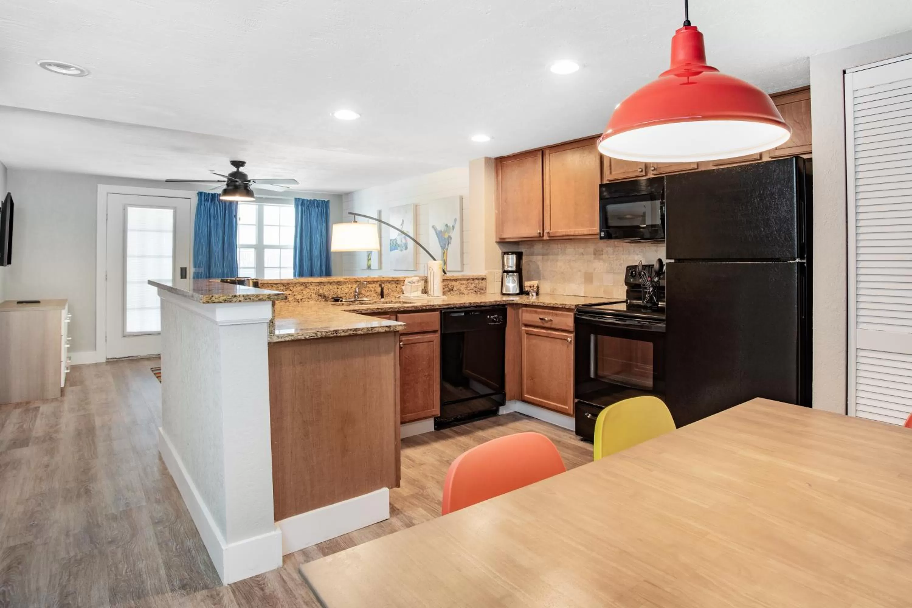 1 Queen Bed, One-Bedroom, Suite, Non-Smoking in Coconut Palms Beach Resort II