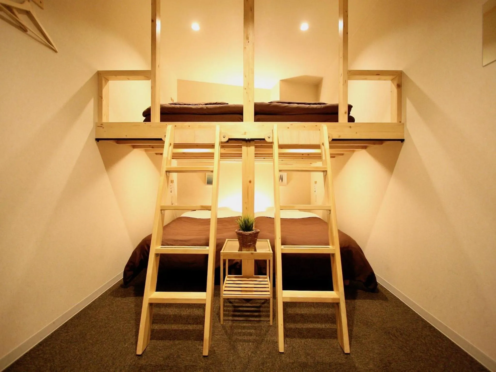 Quadruple Room with Bunk Bed and Shared Bathroom in Osaka Guesthouse Nest