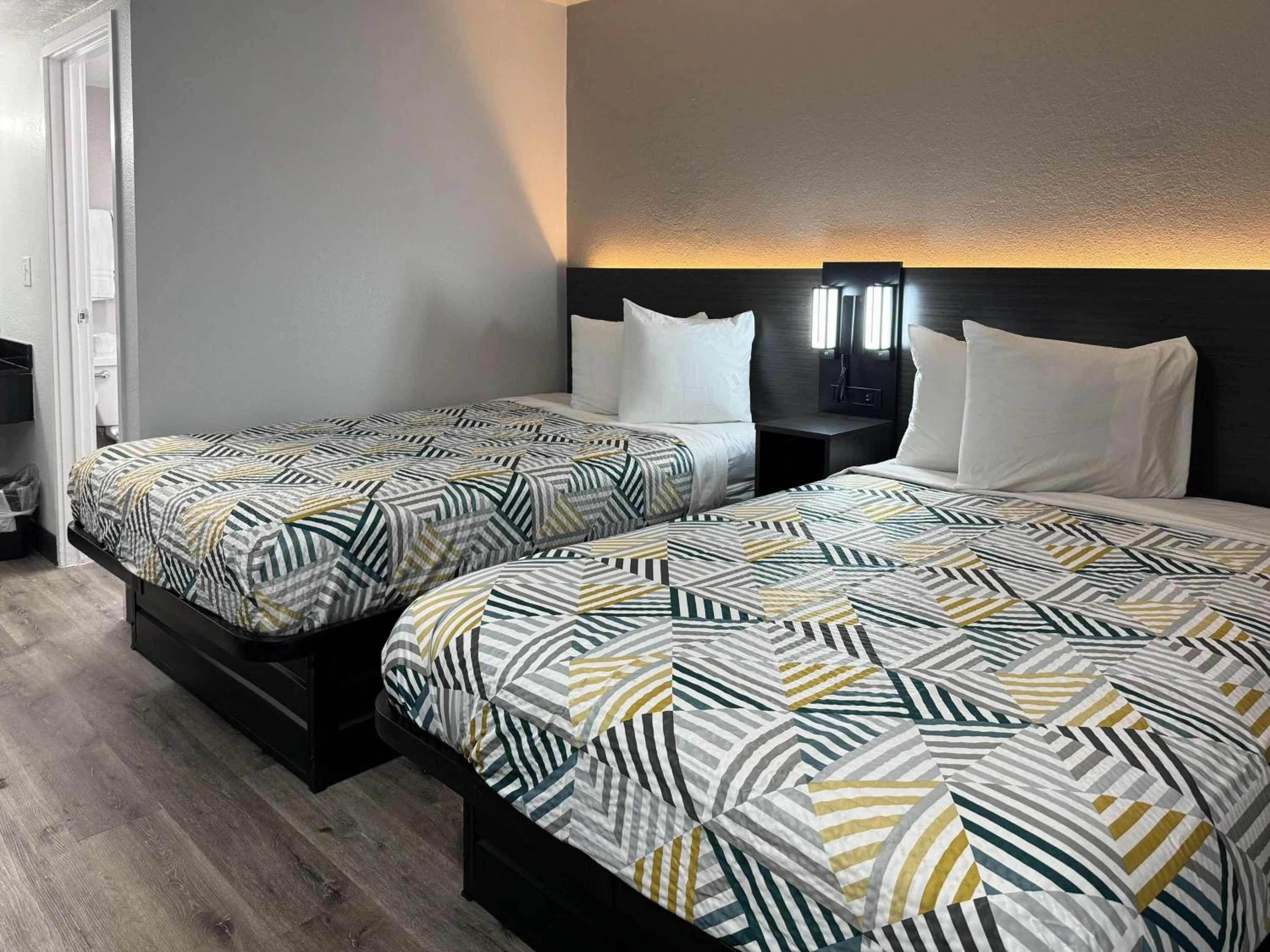 Quadruple Room in Motel 6-Bradenton, FL