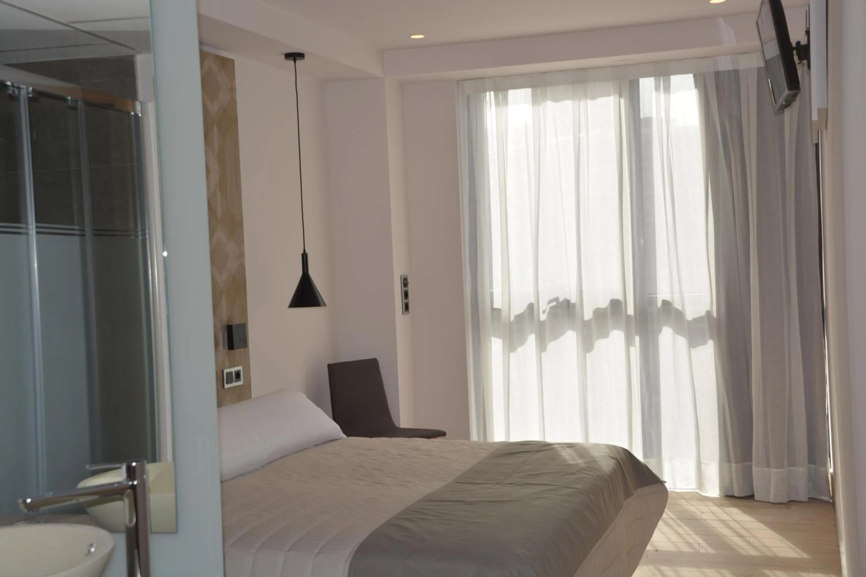 Double Room with Extra Bed in Hotel Bilbao Plaza