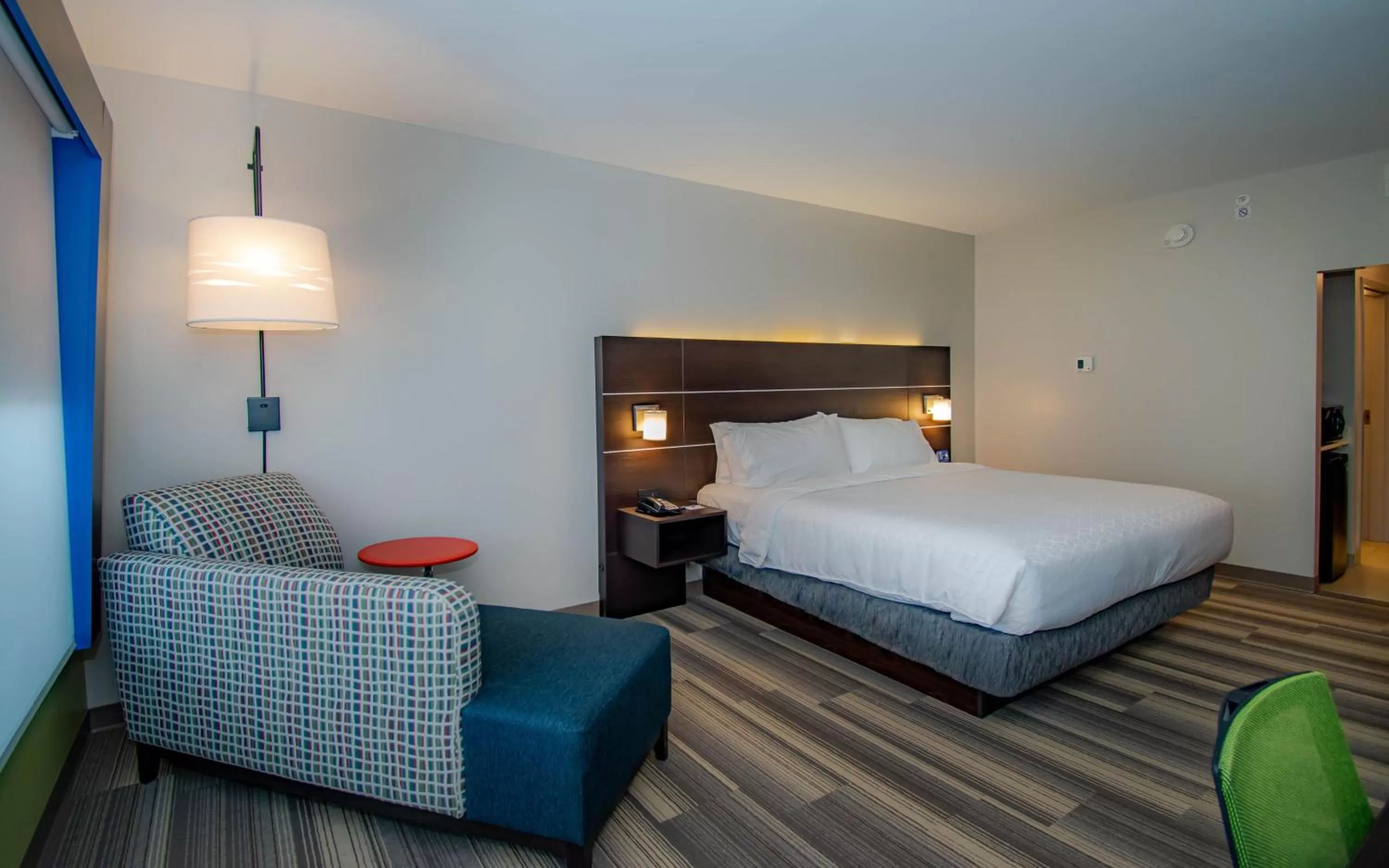 Standard King Room in Holiday Inn Express & Suites Tonawanda - Buffalo Area by IHG