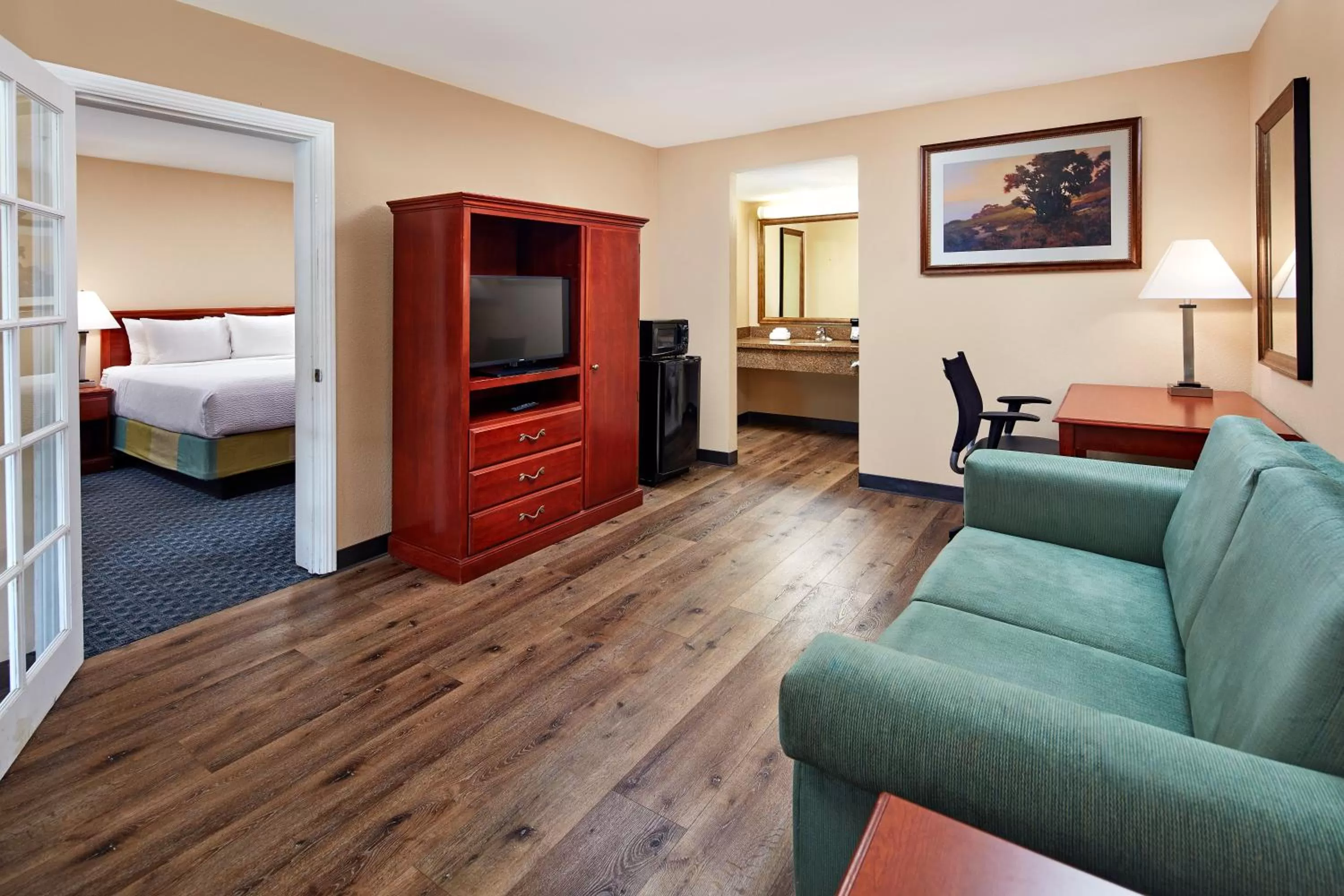 King Suite - Non-Smoking in La Quinta by Wyndham Thousand Oaks-Newbury Park