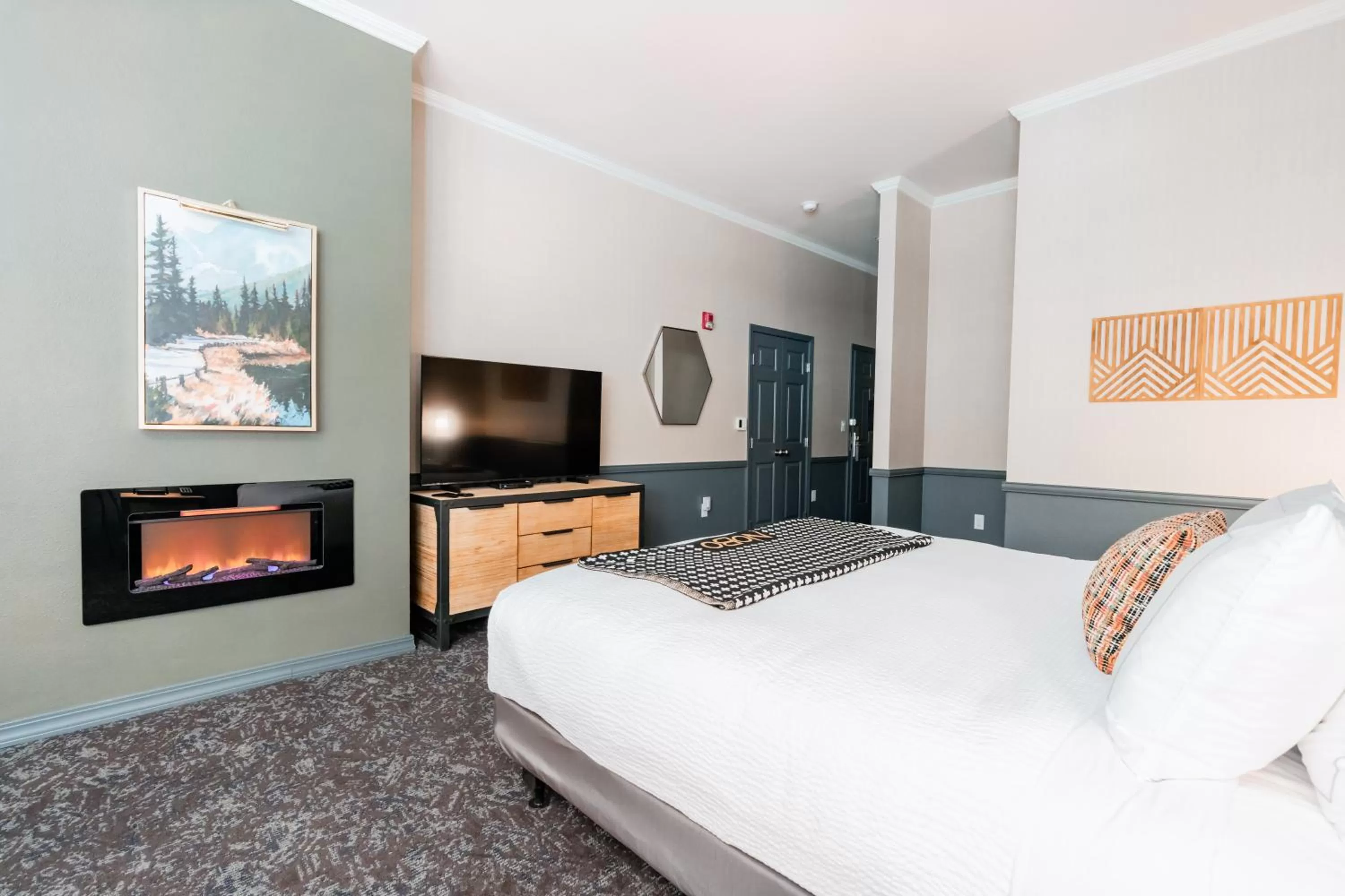 King Room with Sofa Bed in Hotel NoBo Cascade, Tapestry Collection by Hilton