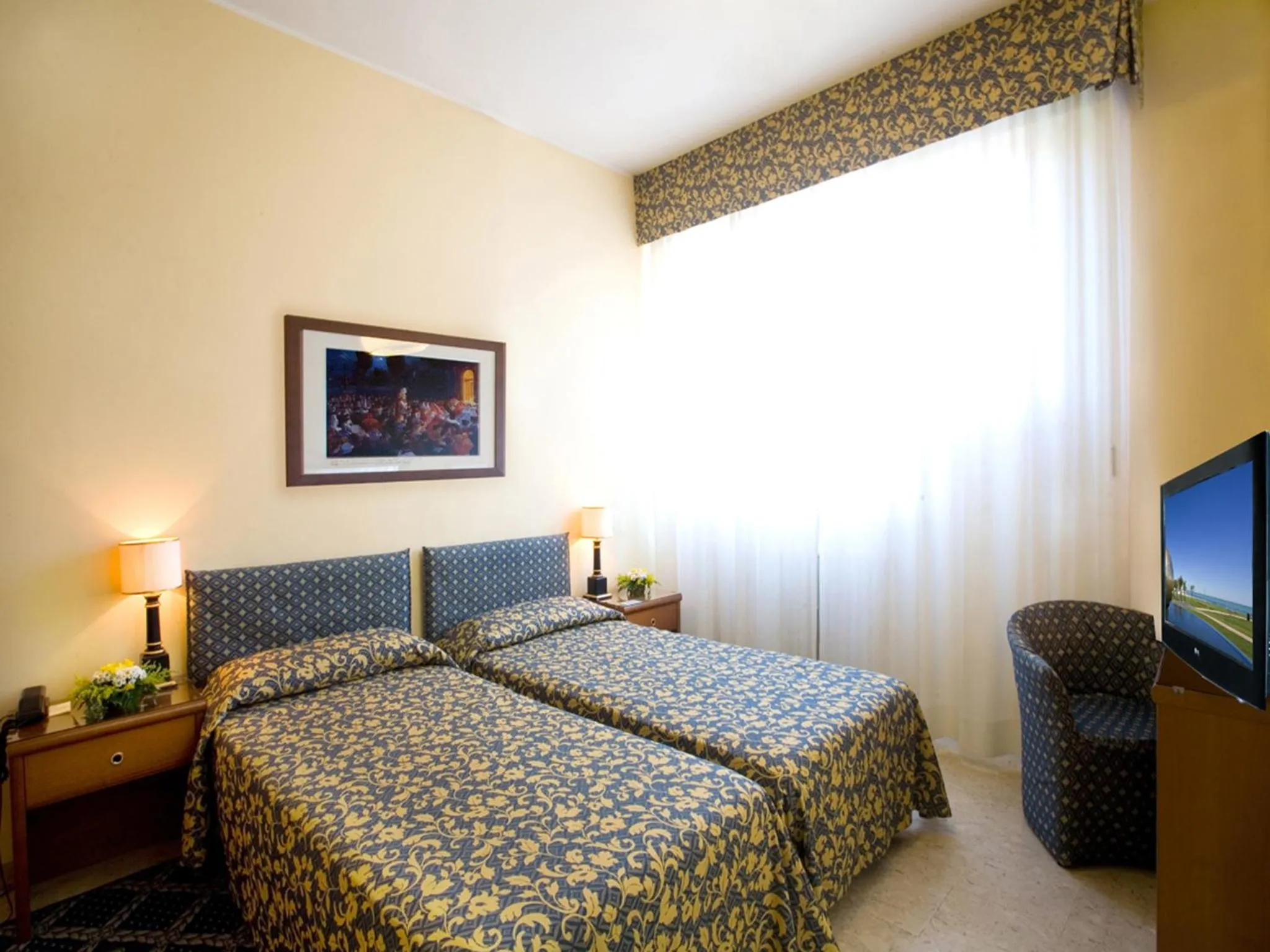 Business Double Room in Hotel Savoy