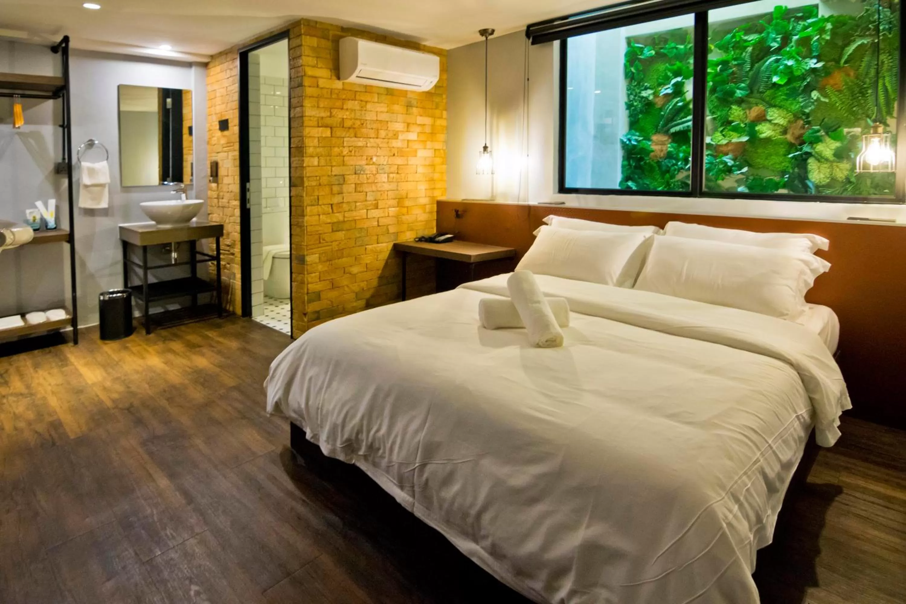 Deluxe Queen Room in JonkeRED Heritage Hotel