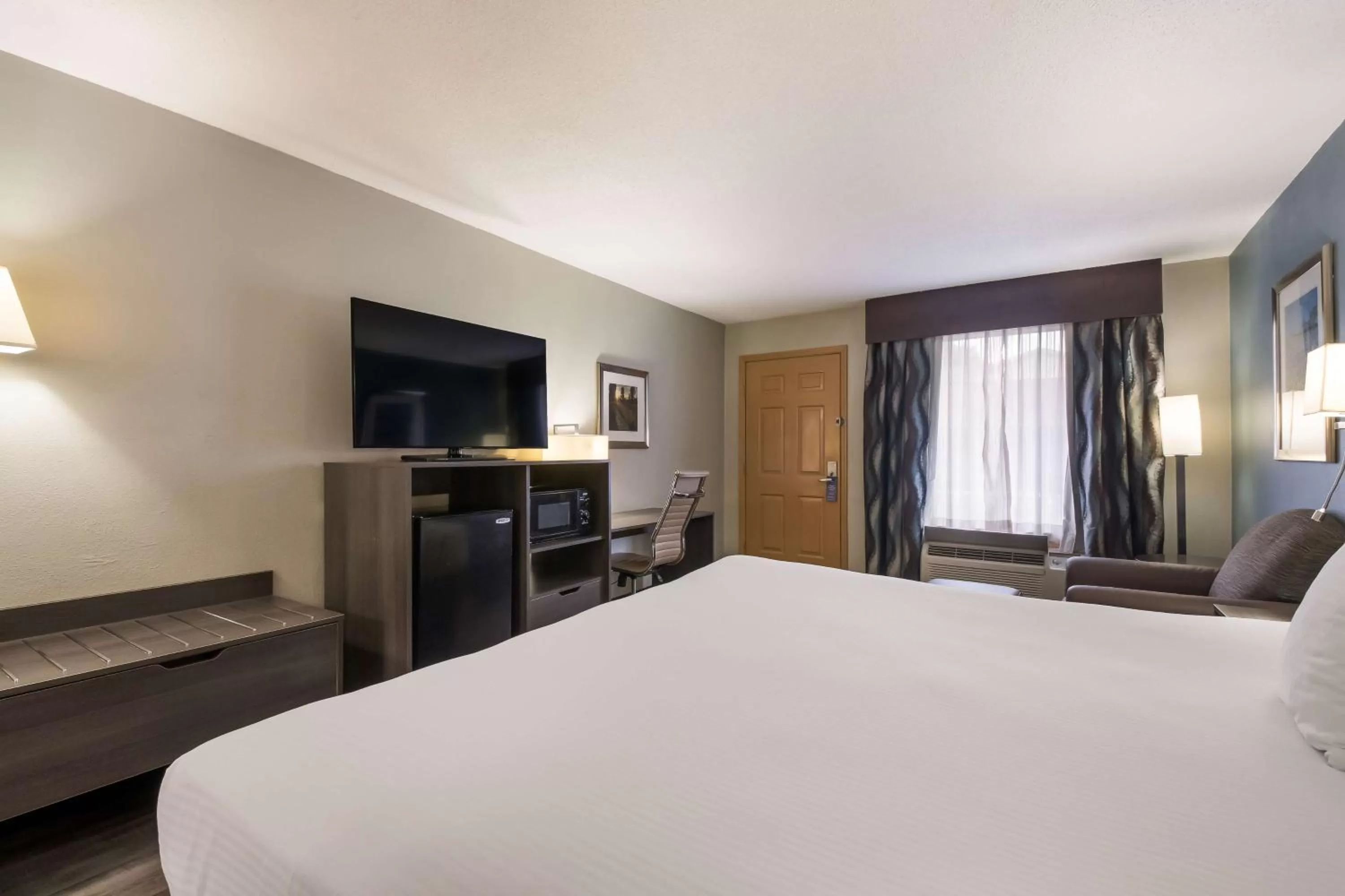 King Room with Sofa Bed in Best Western Inn Winchester