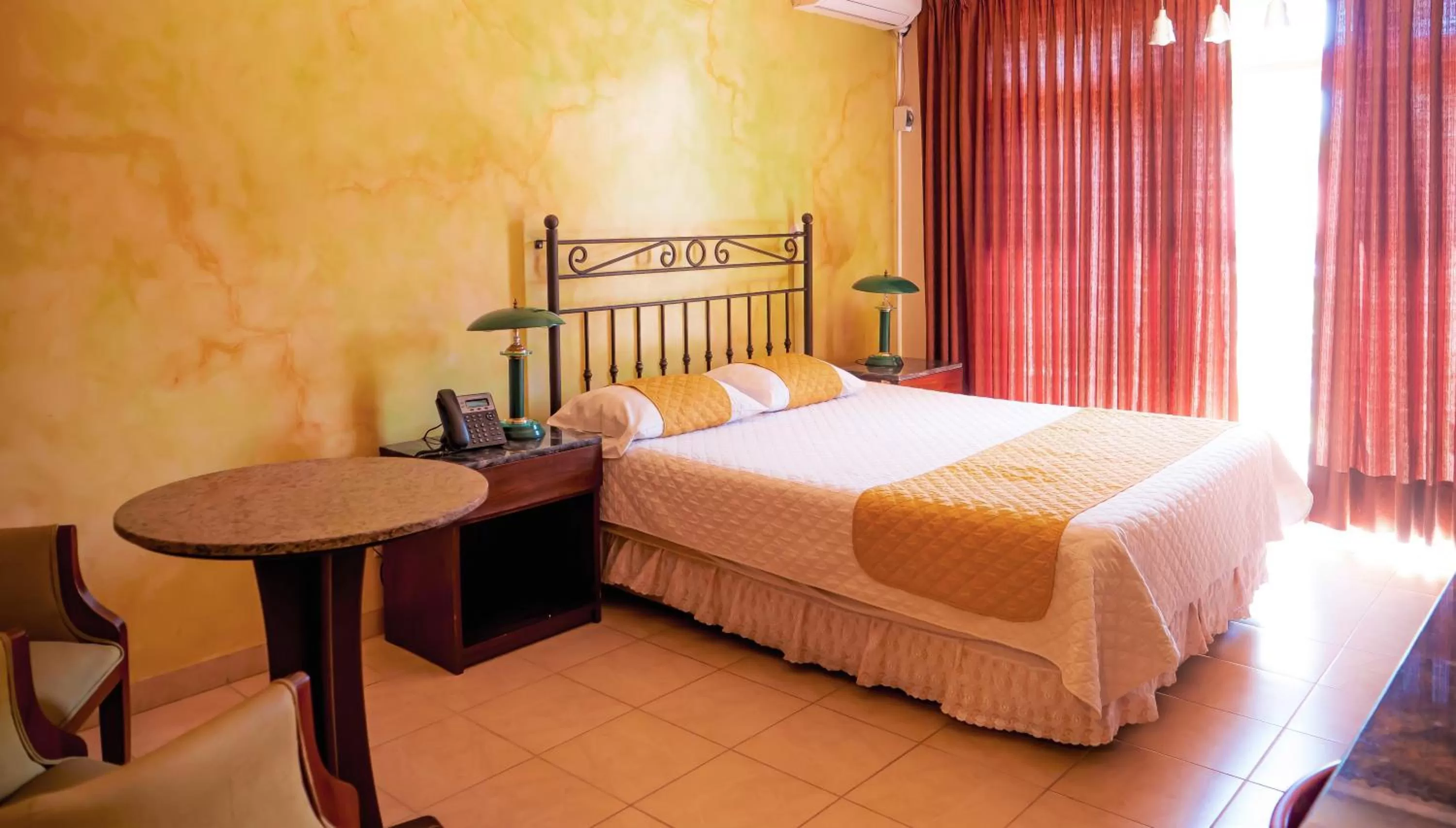 Superior King Room in Hotel Los Ceibos