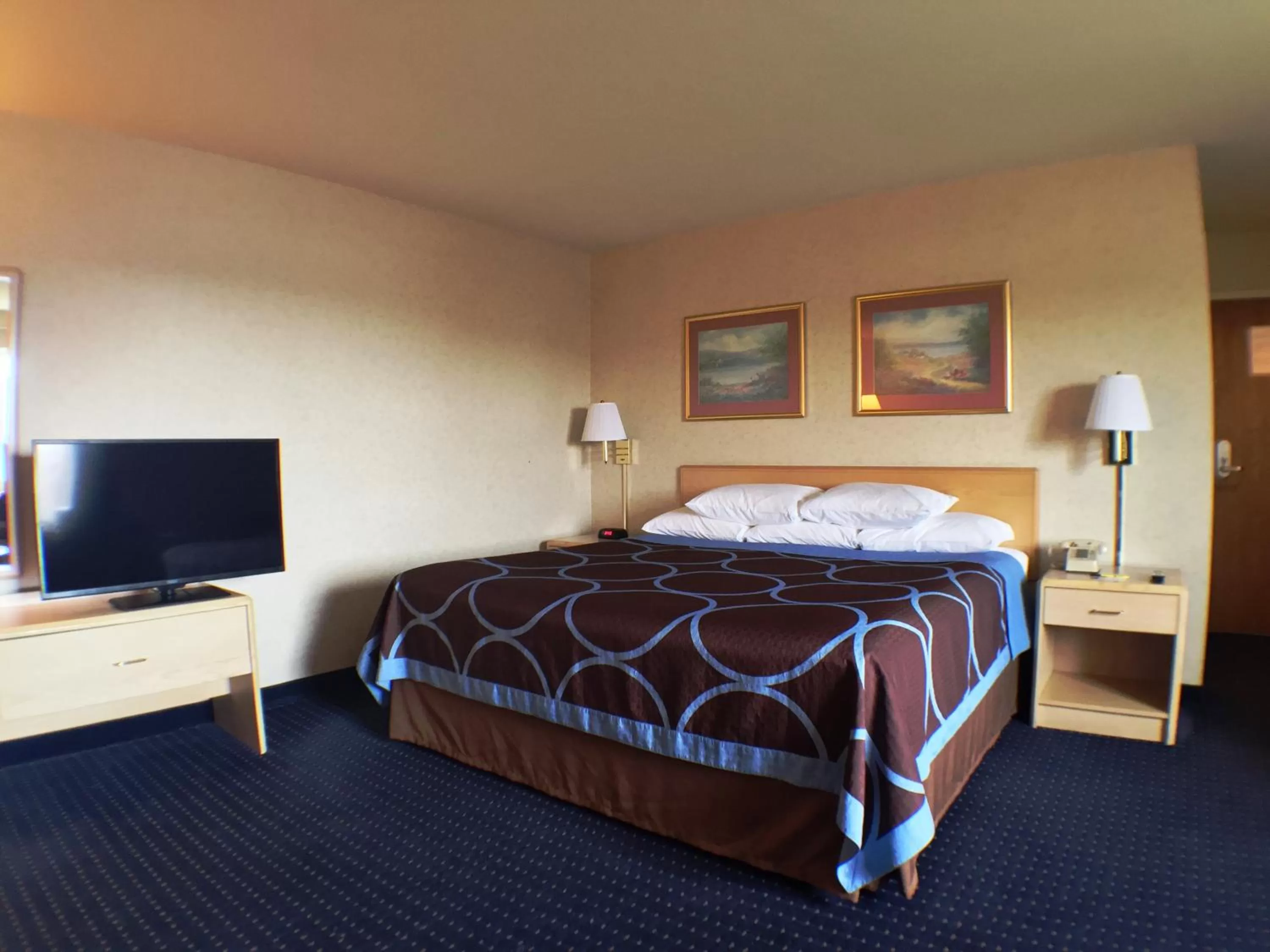 King Studio Suite - Non-Smoking in Super 8 by Wyndham Canandaigua