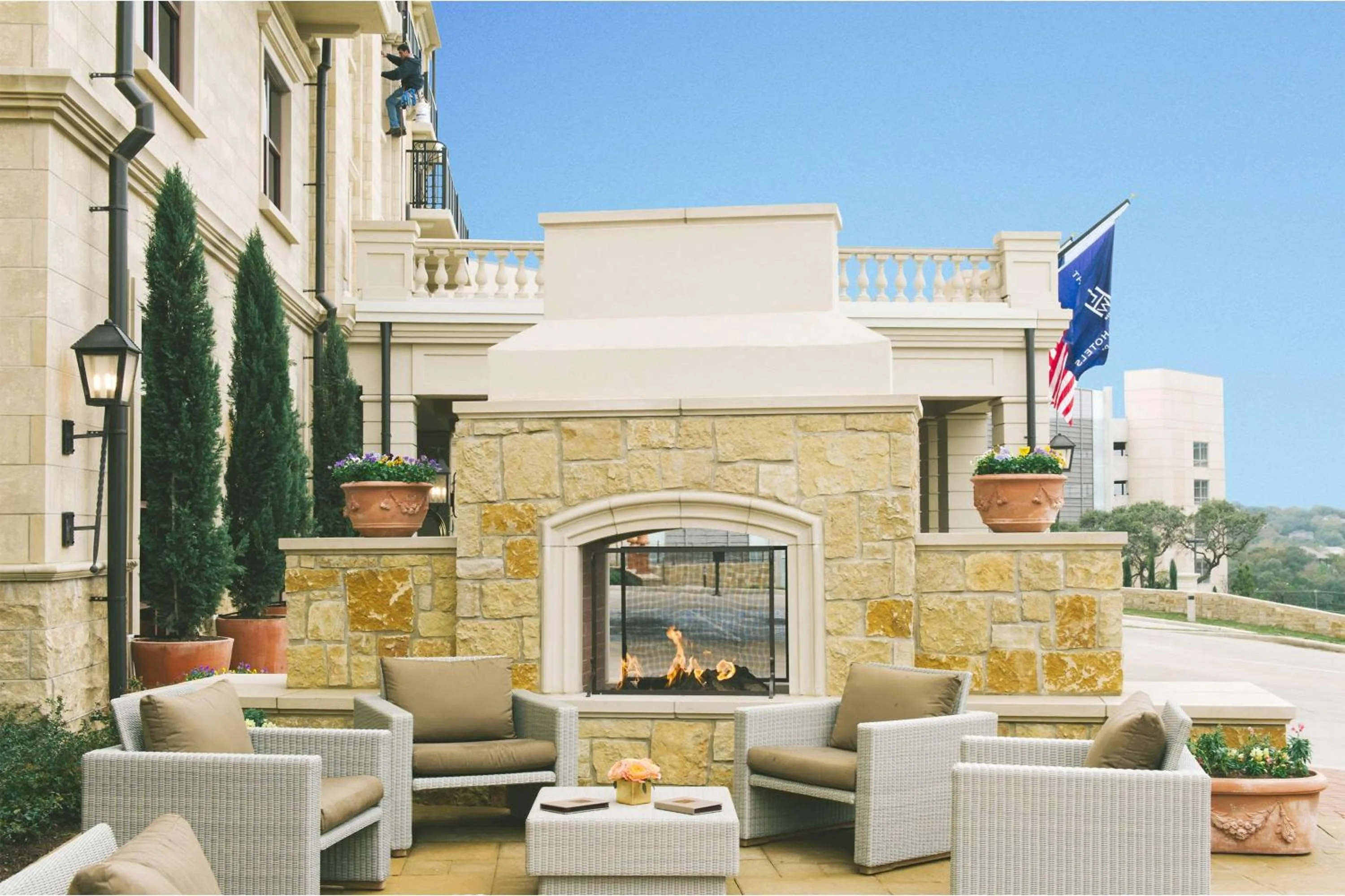 Property building in Hotel Viata