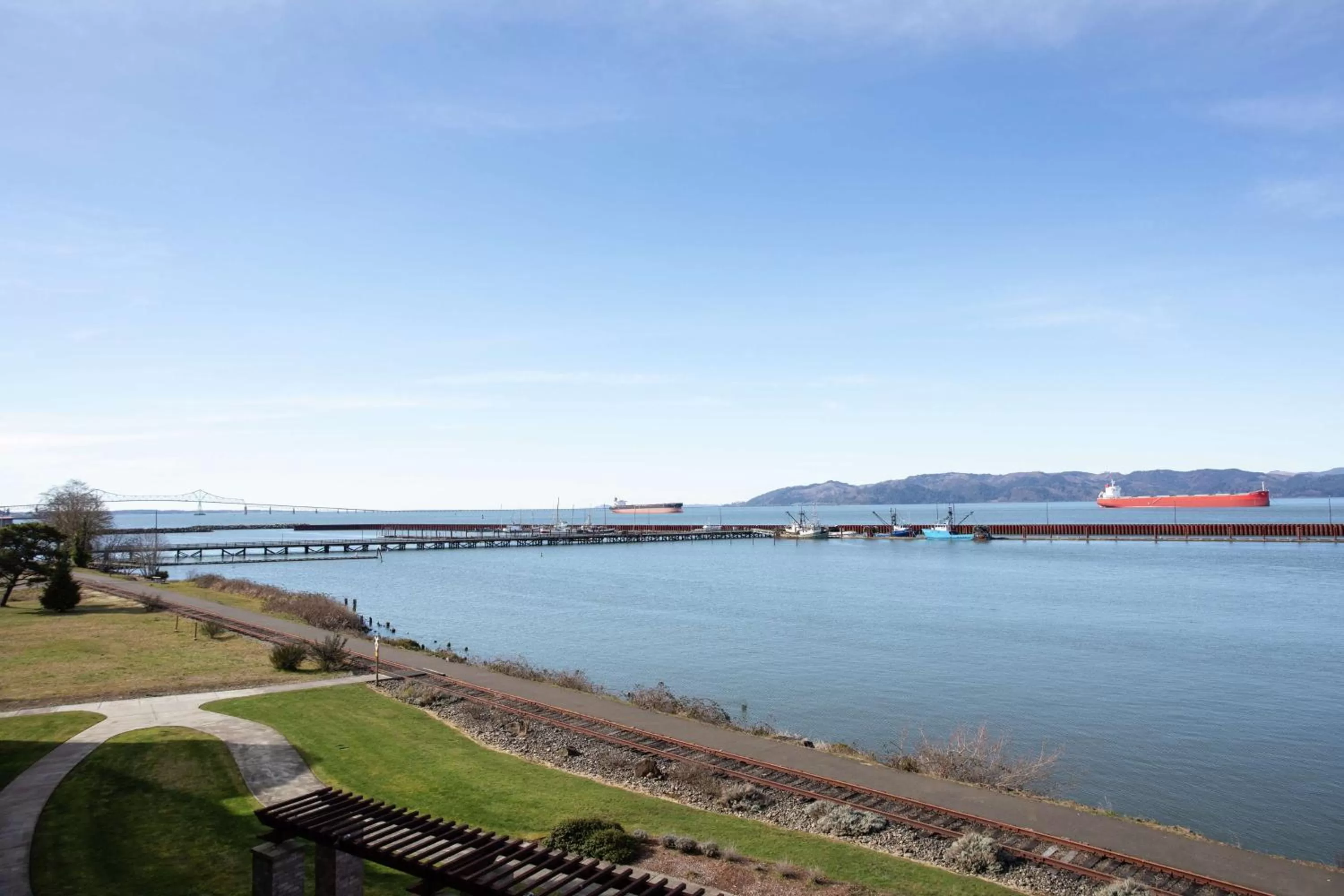 Property building in Hampton Inn & Suites Astoria