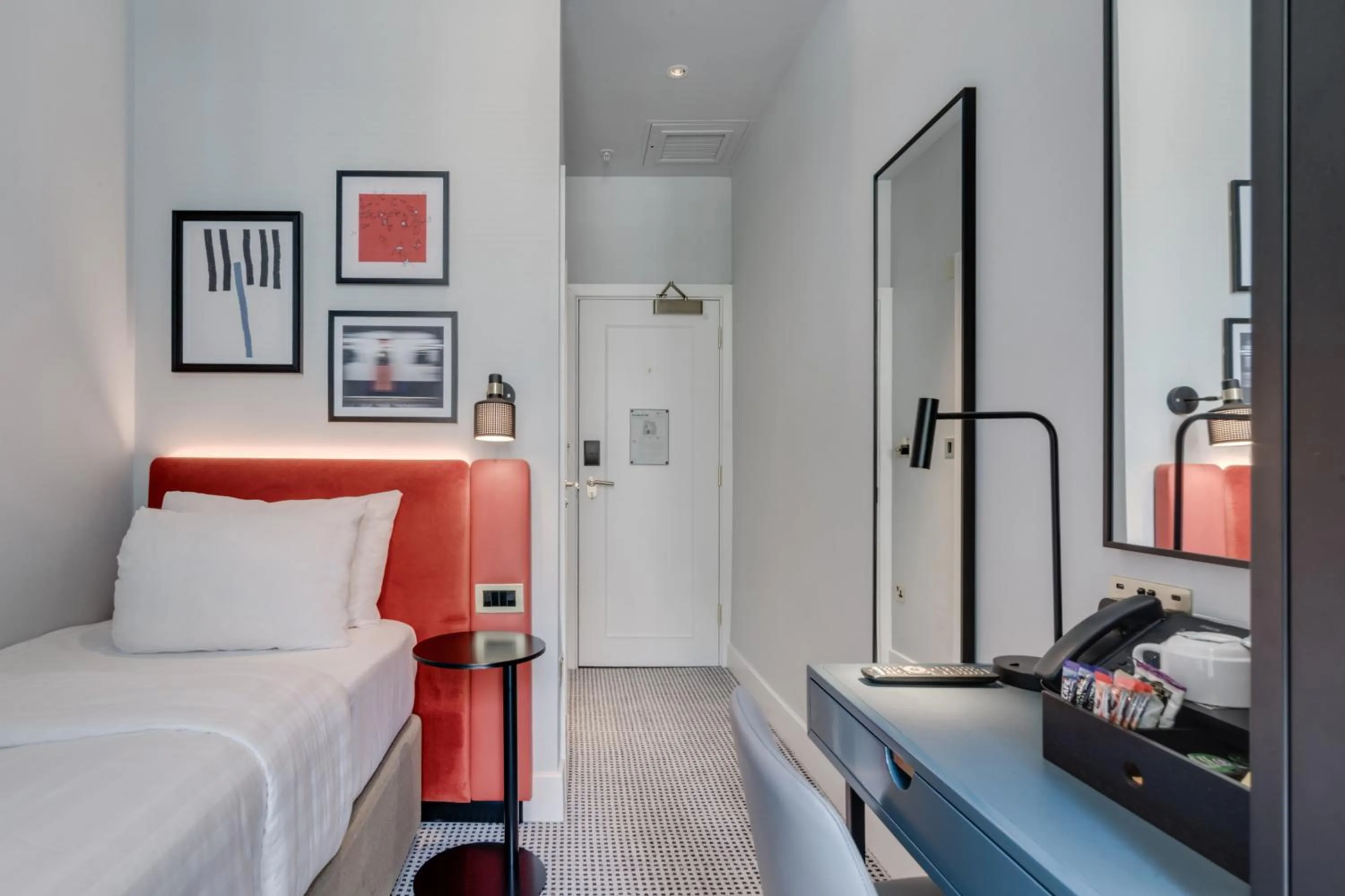 Single Room in Best Western The Boltons