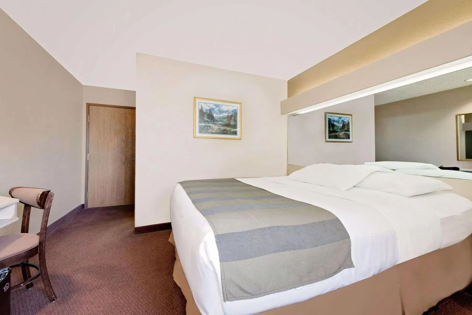 Standard  Room in Microtel Inn & Suites by Wyndham Joplin