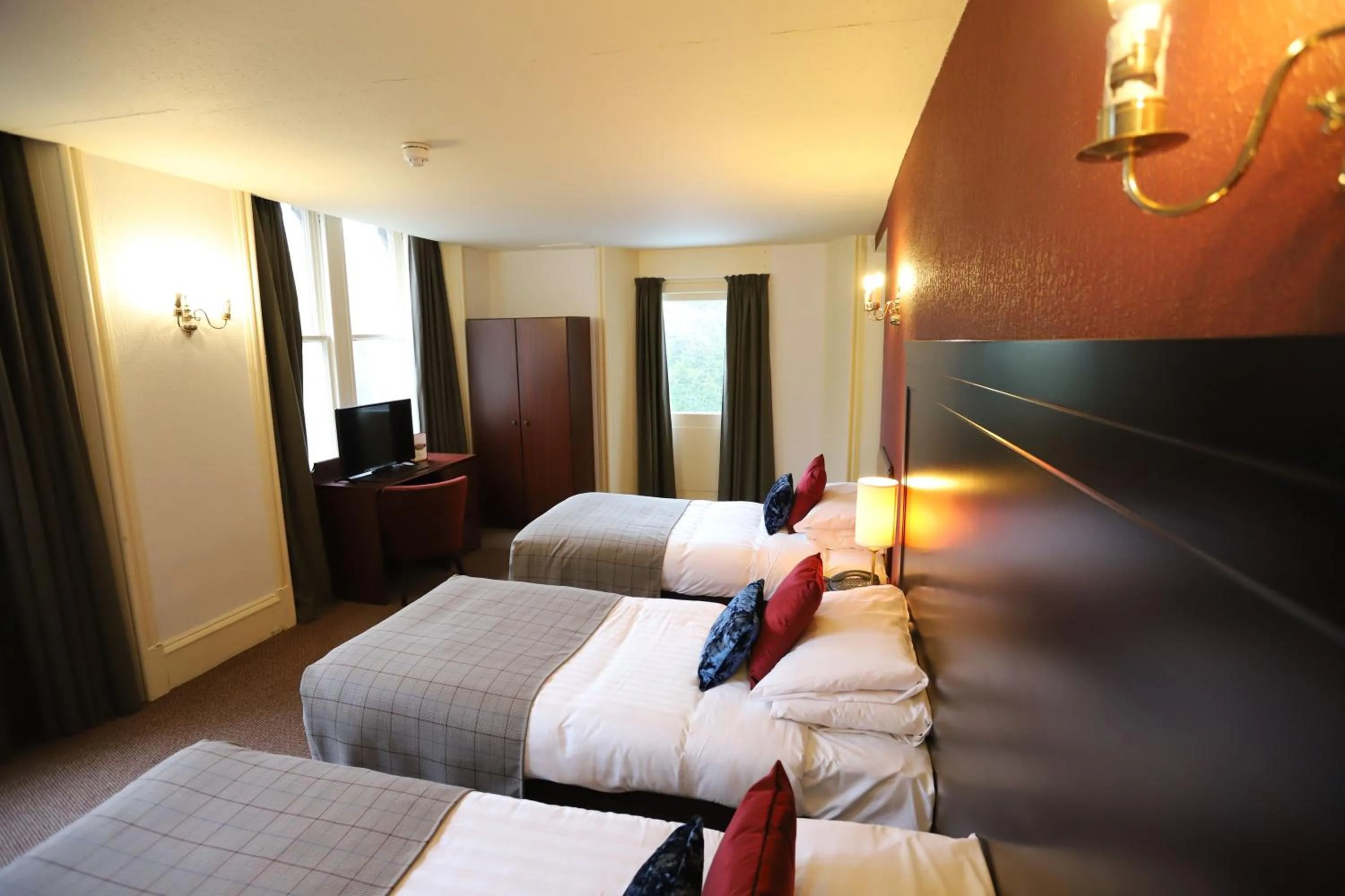 Triple Room with Garden View in Ben Wyvis Hotel