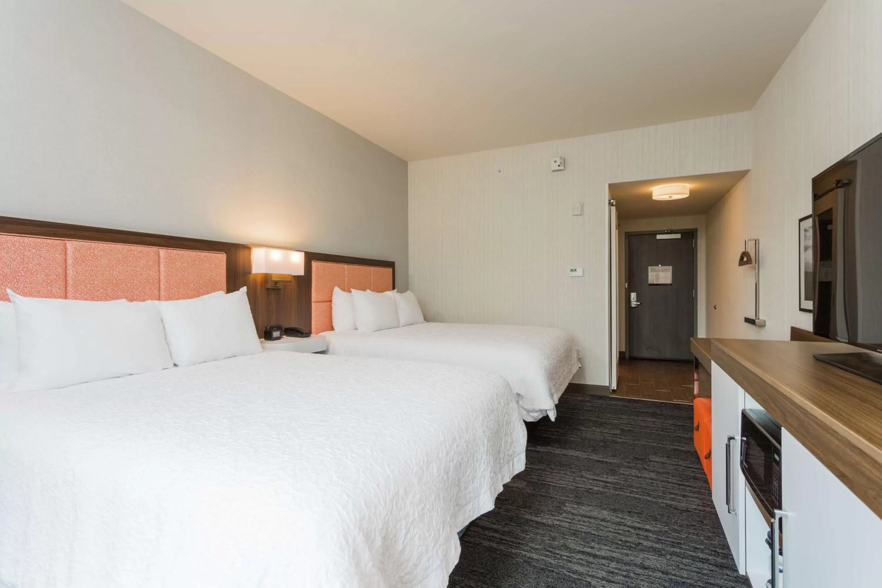 Queen Room with Two Queen Beds - Non-Smoking in Hampton Inn Cumberland