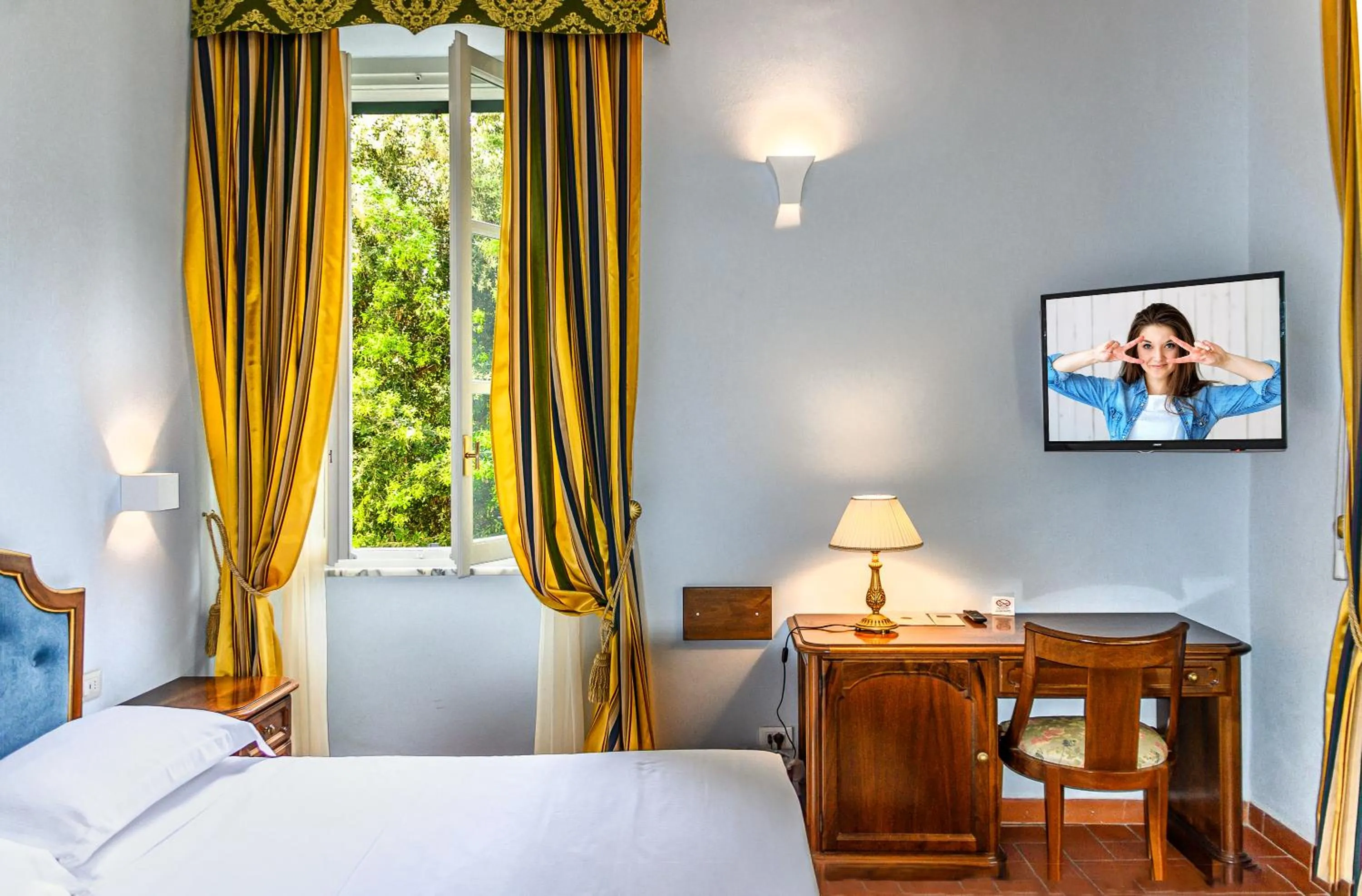 Double or Twin Room with View in Hotel Villa San Michele