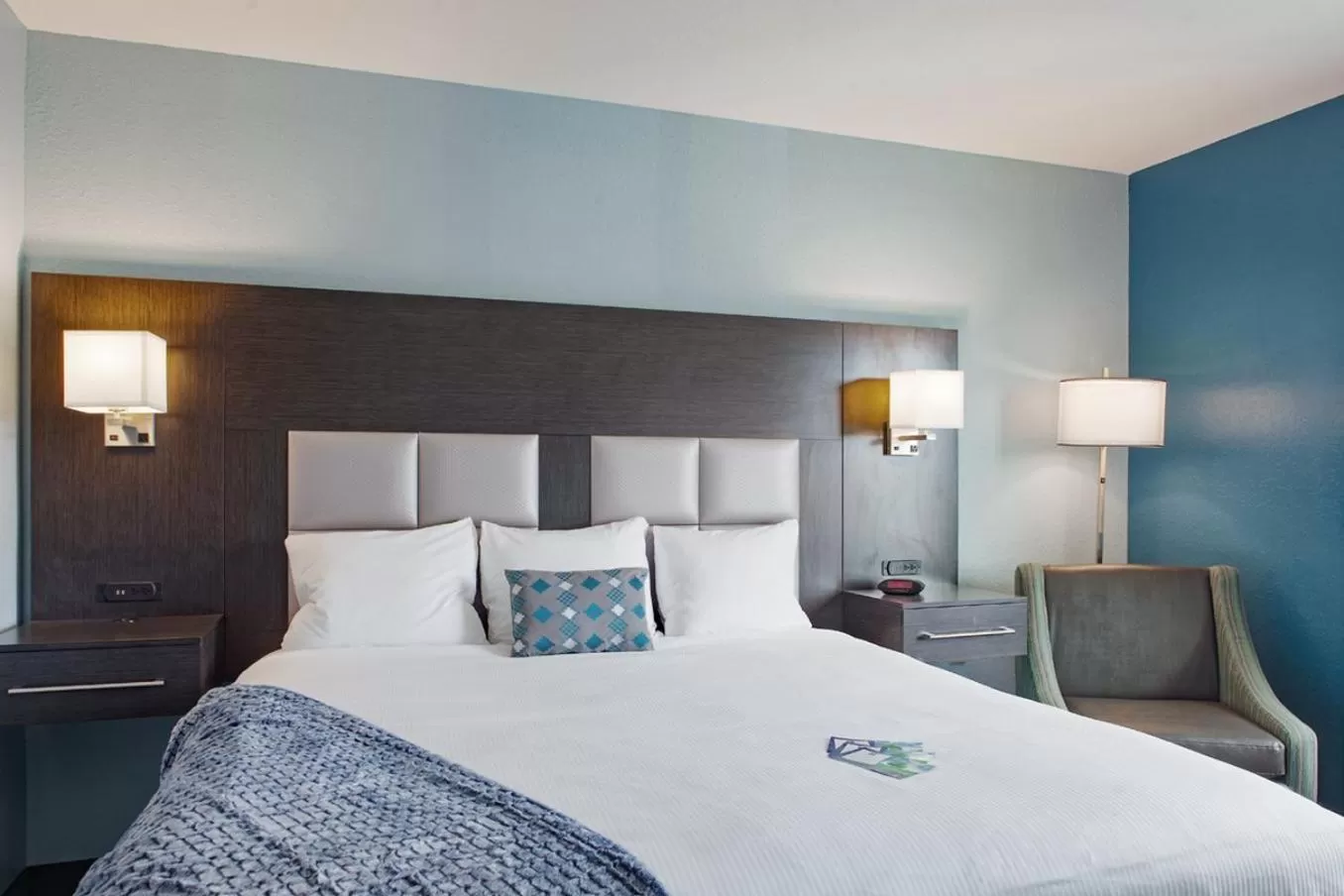 King Room in Iris Garden Inn