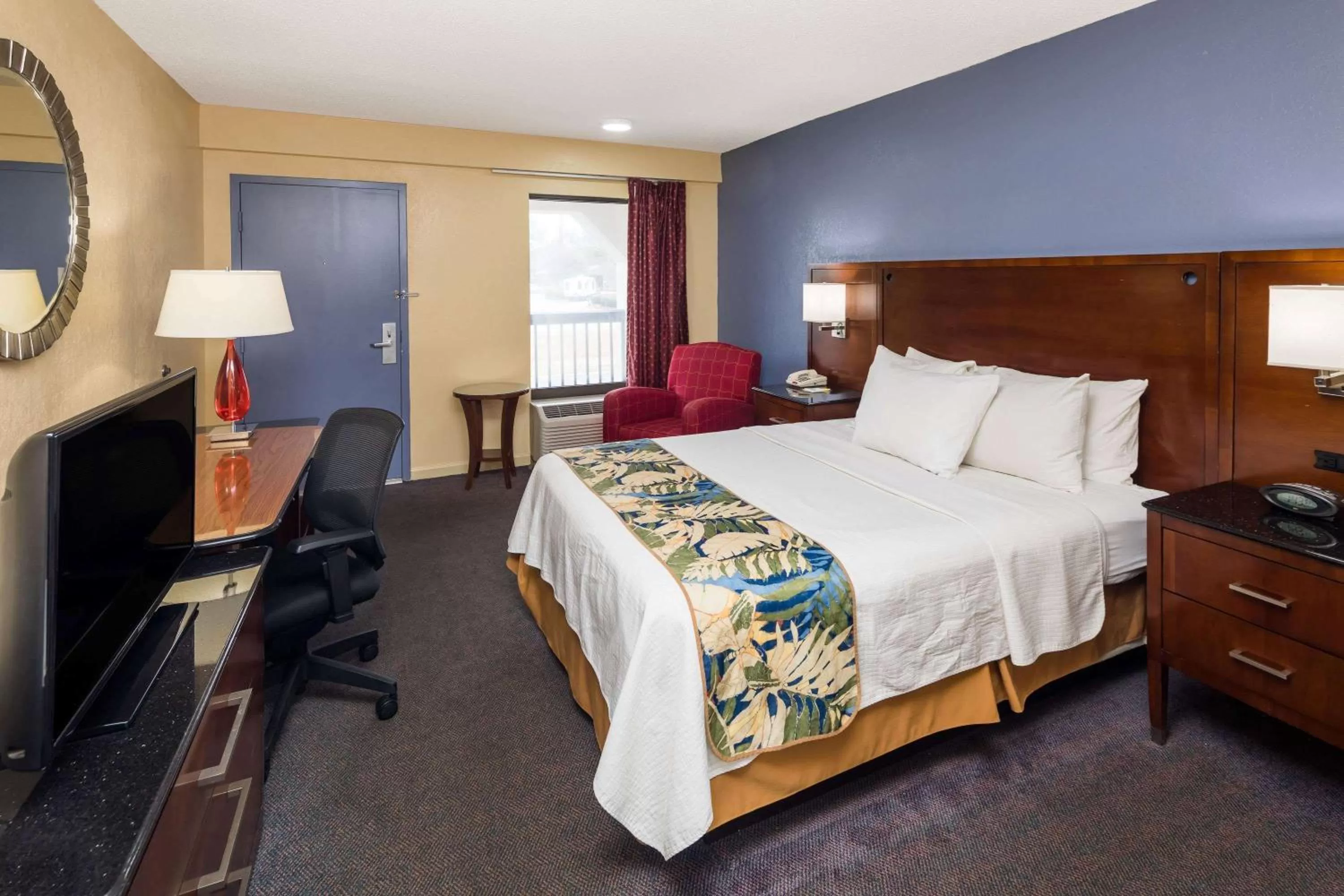 King Room - Non-Smoking in Days Inn by Wyndham Walterboro