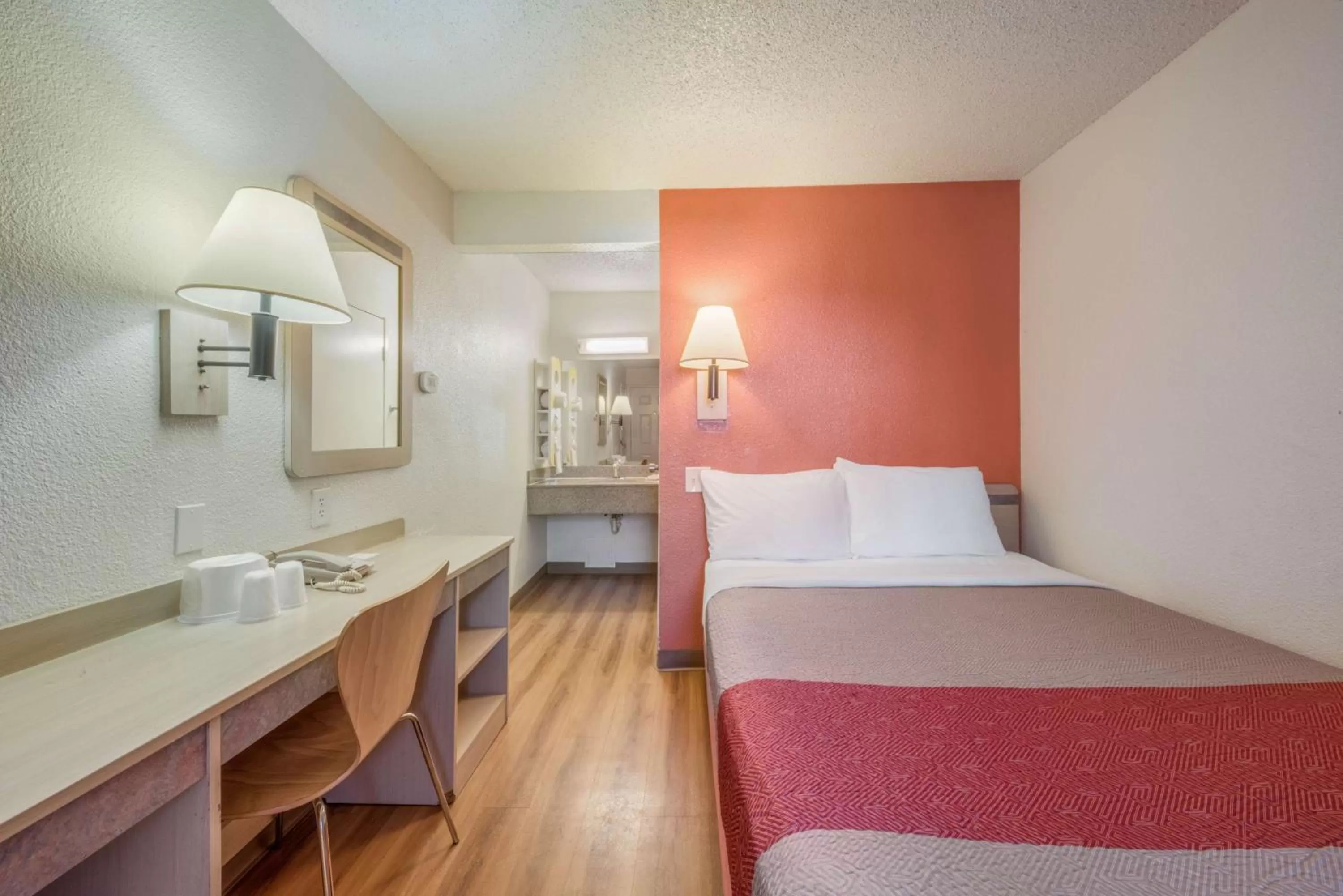 Double Room in Motel 6-Fairfield, CA - North
