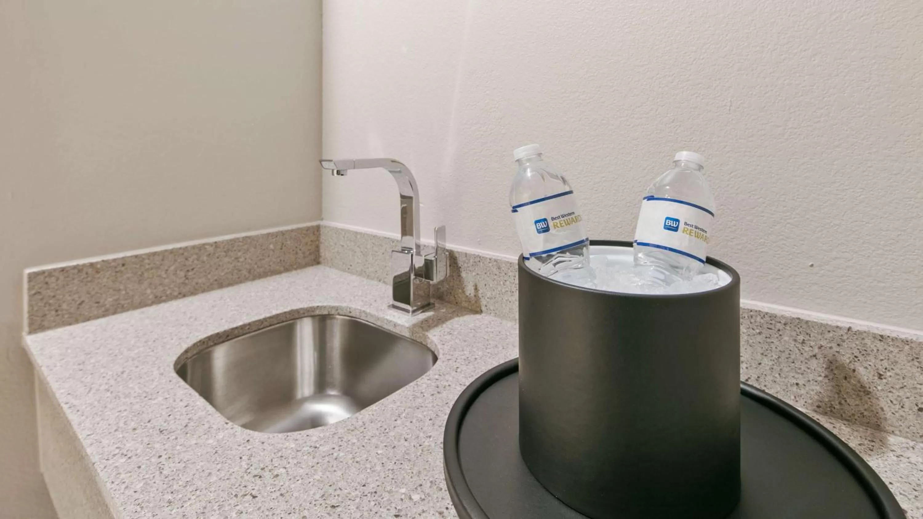 King Suite with Sofa Bed in Best Western Plus Houston Atascocita Inn & Suites