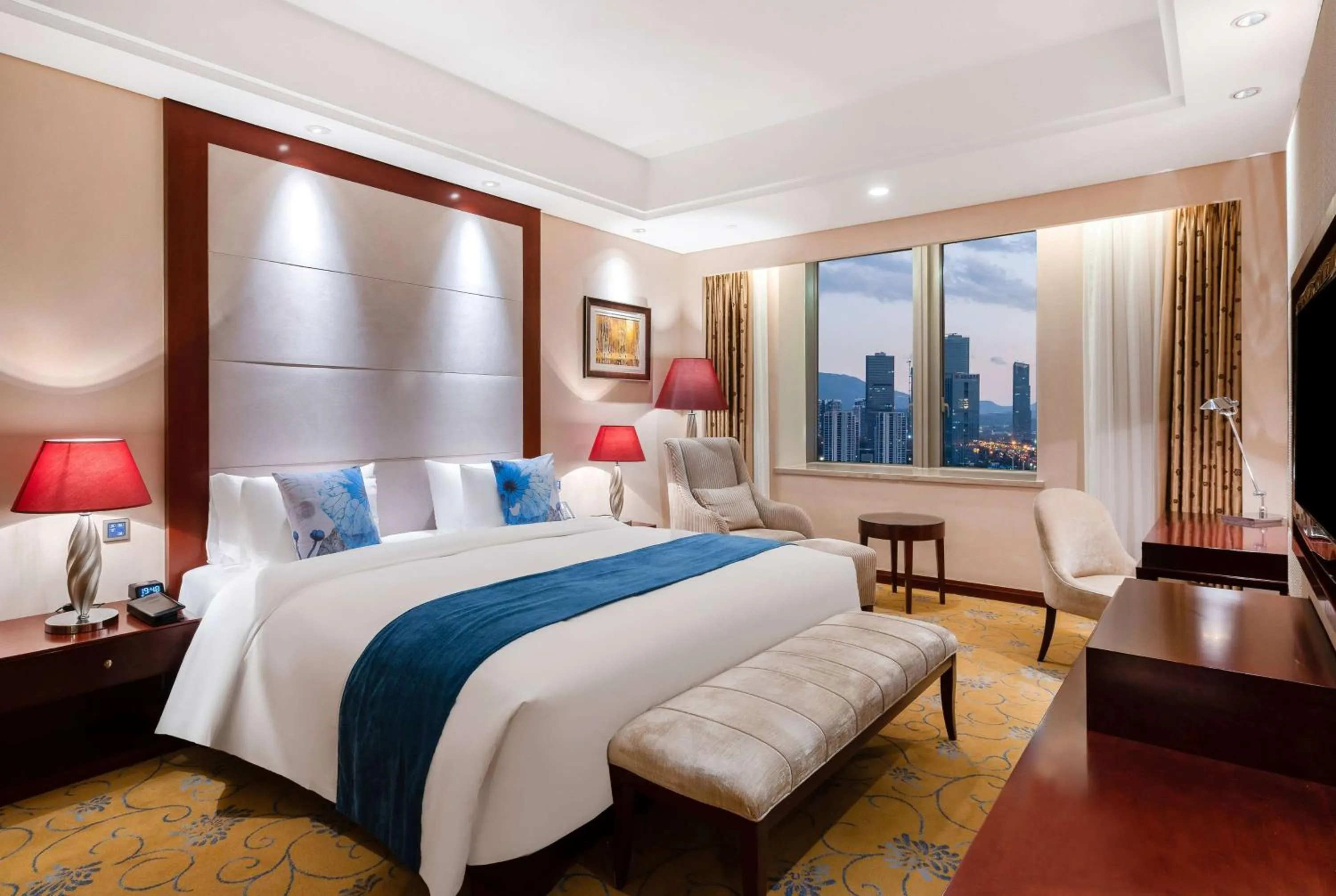 Executive King Suite - Smoking in Howard Johnson Tropical Garden Plaza Kunming