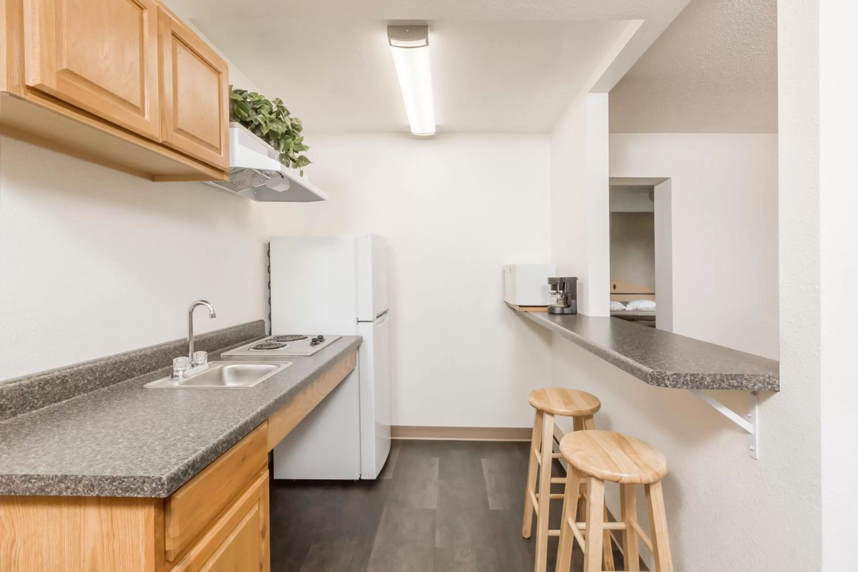 Deluxe Queen Suite in Americas Best Value Inn & Suites Atlantic